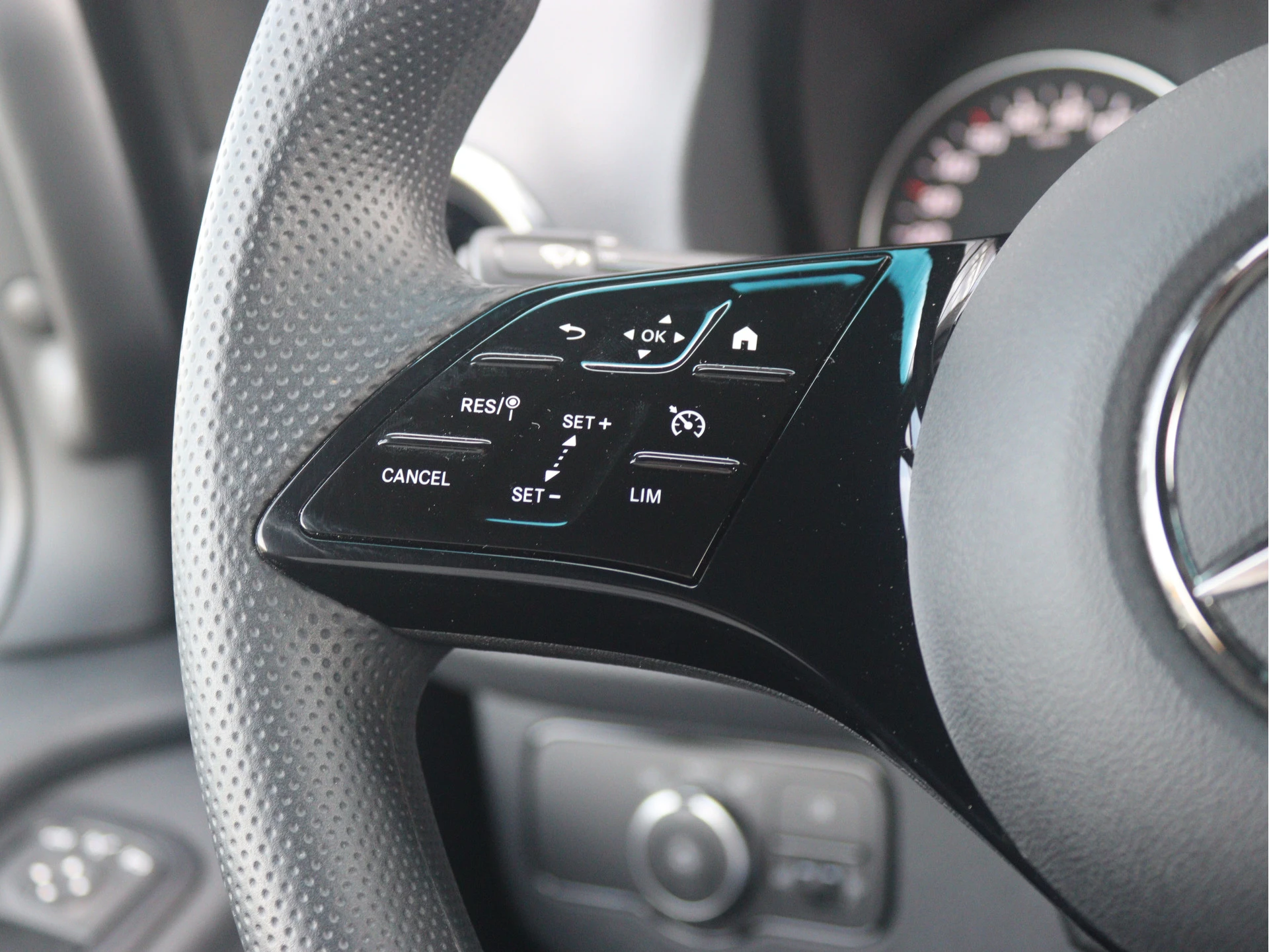Mercedes-Benz-Sprinter-image-6