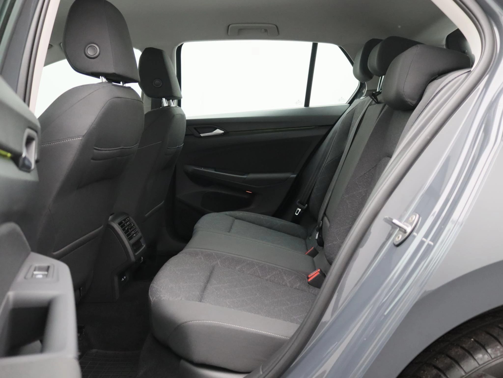 Volkswagen-Golf-image-10