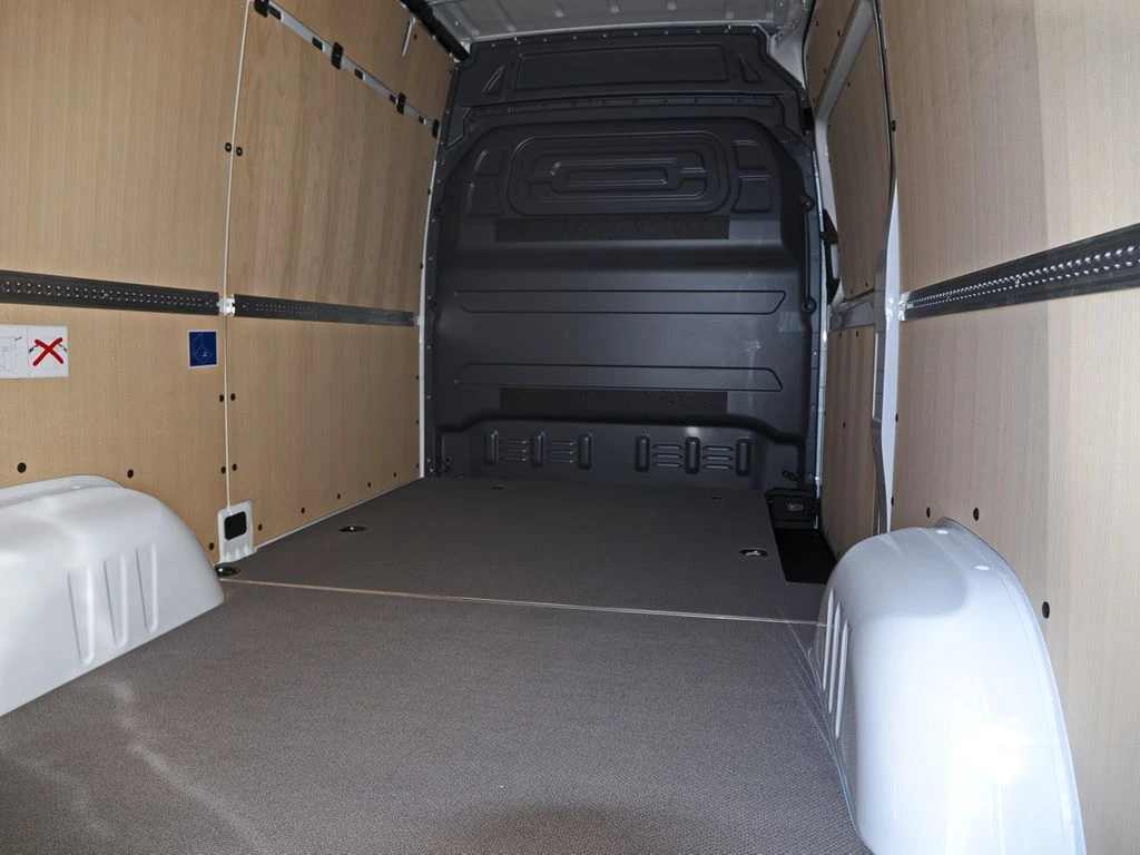 Mercedes-Benz-Sprinter 319-image-13