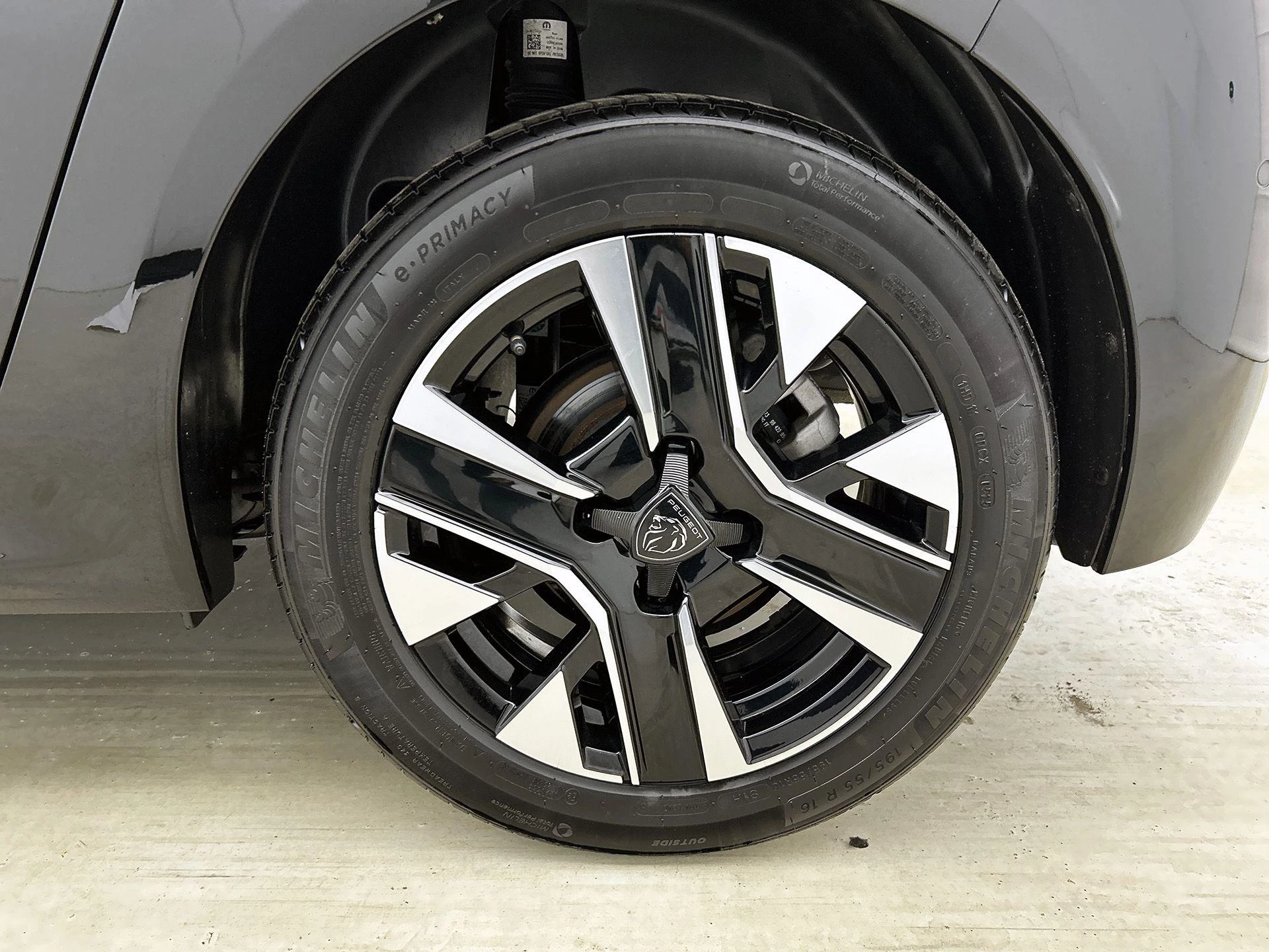 Peugeot-208-image-35