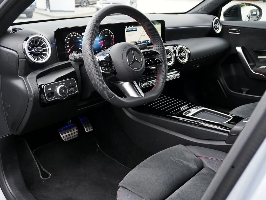 Mercedes-Benz-A-Klasse 200-image-8