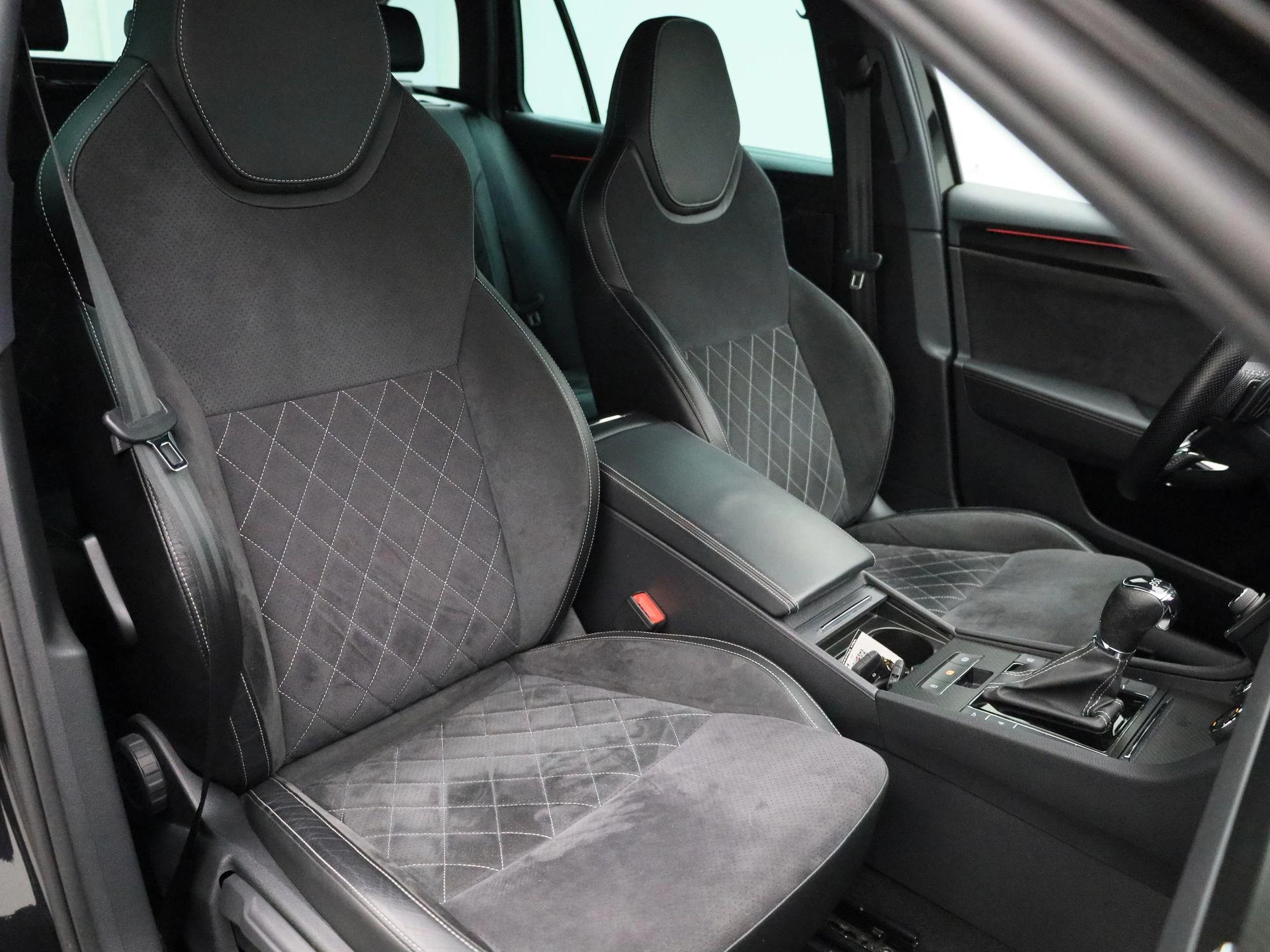 Škoda Superb Combi 1.4 TSI iV Sportline Business
