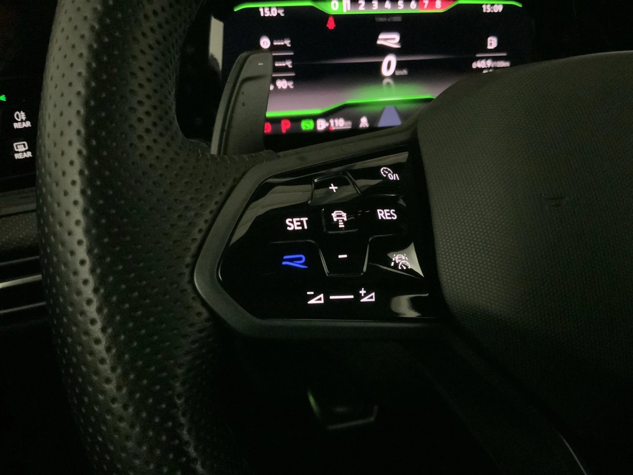 Volkswagen-Golf-image-17