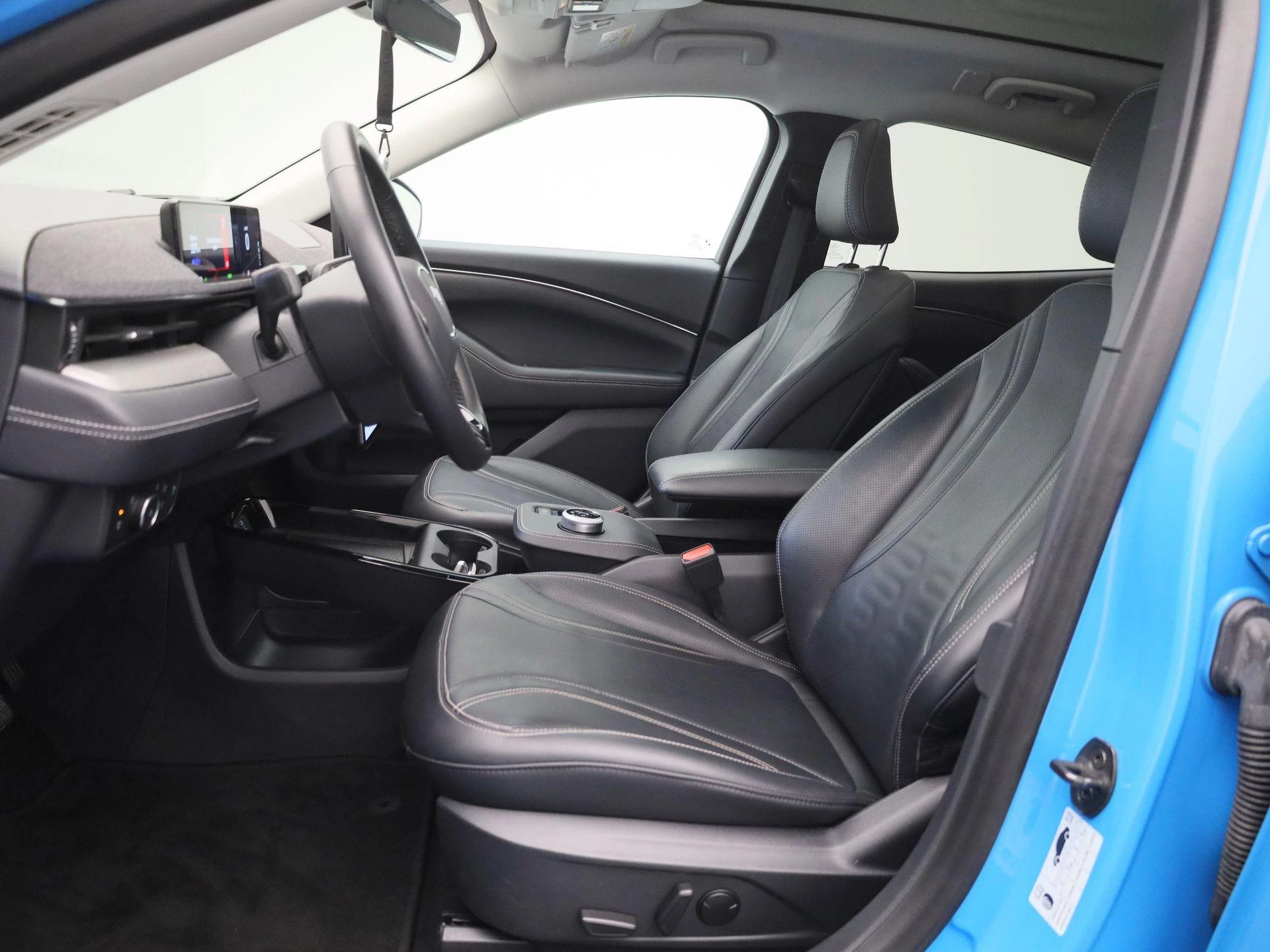 Ford-Mustang Mach-E-image-7