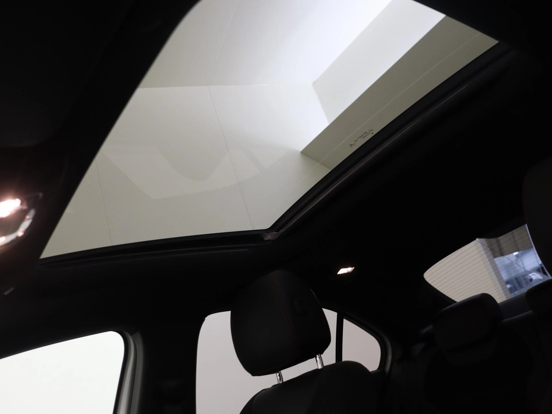 Mercedes-Benz-A-Klasse-image-26
