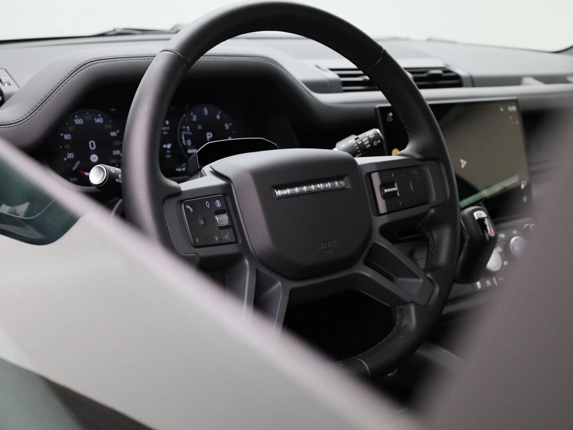 Land Rover-Defender-image-73