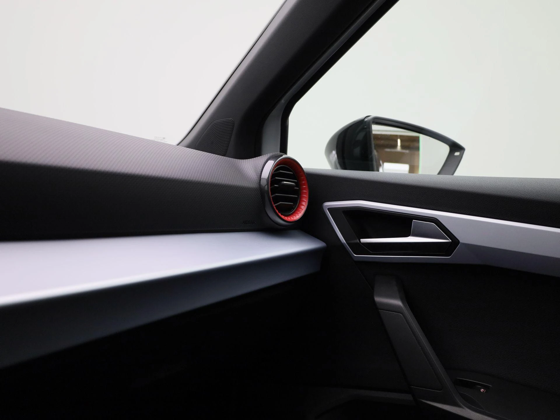 SEAT-Arona-image-28
