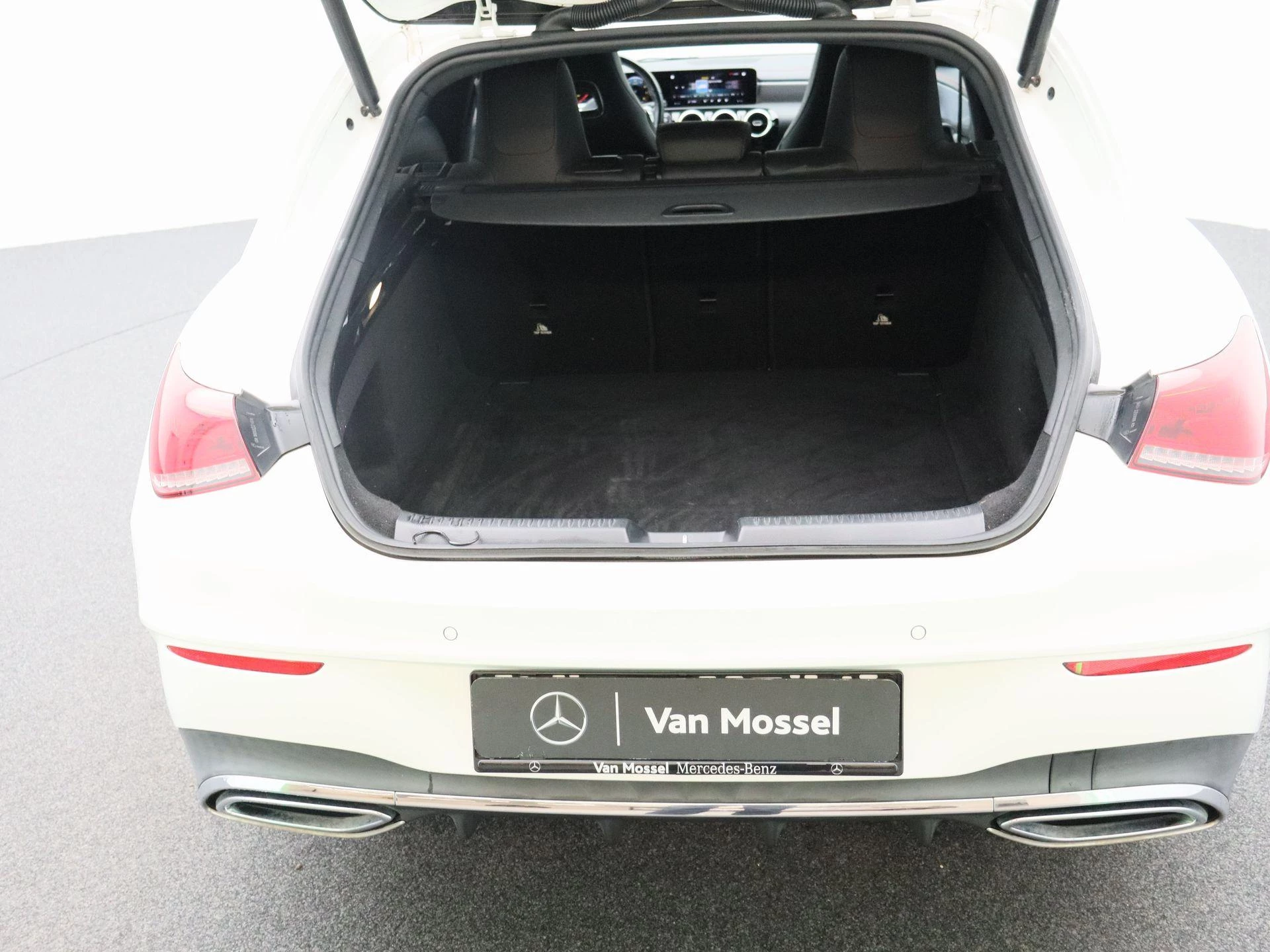 Mercedes-Benz CLA 180 Shooting Brake + AMG LINE + CARPLAY + CAMERA +