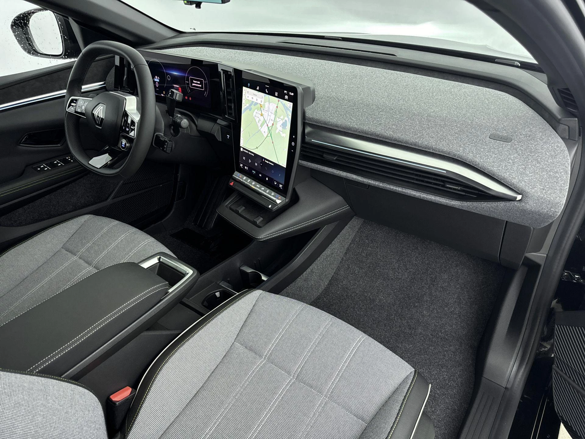 Renault-Megane E-Tech-image-7