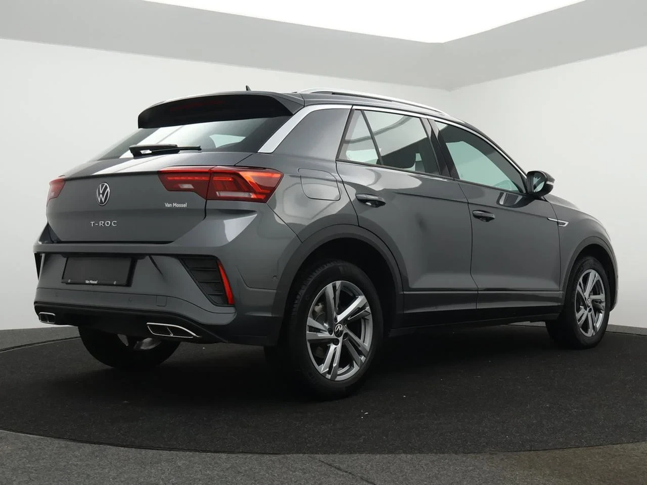 Volkswagen-T-Roc-image-6