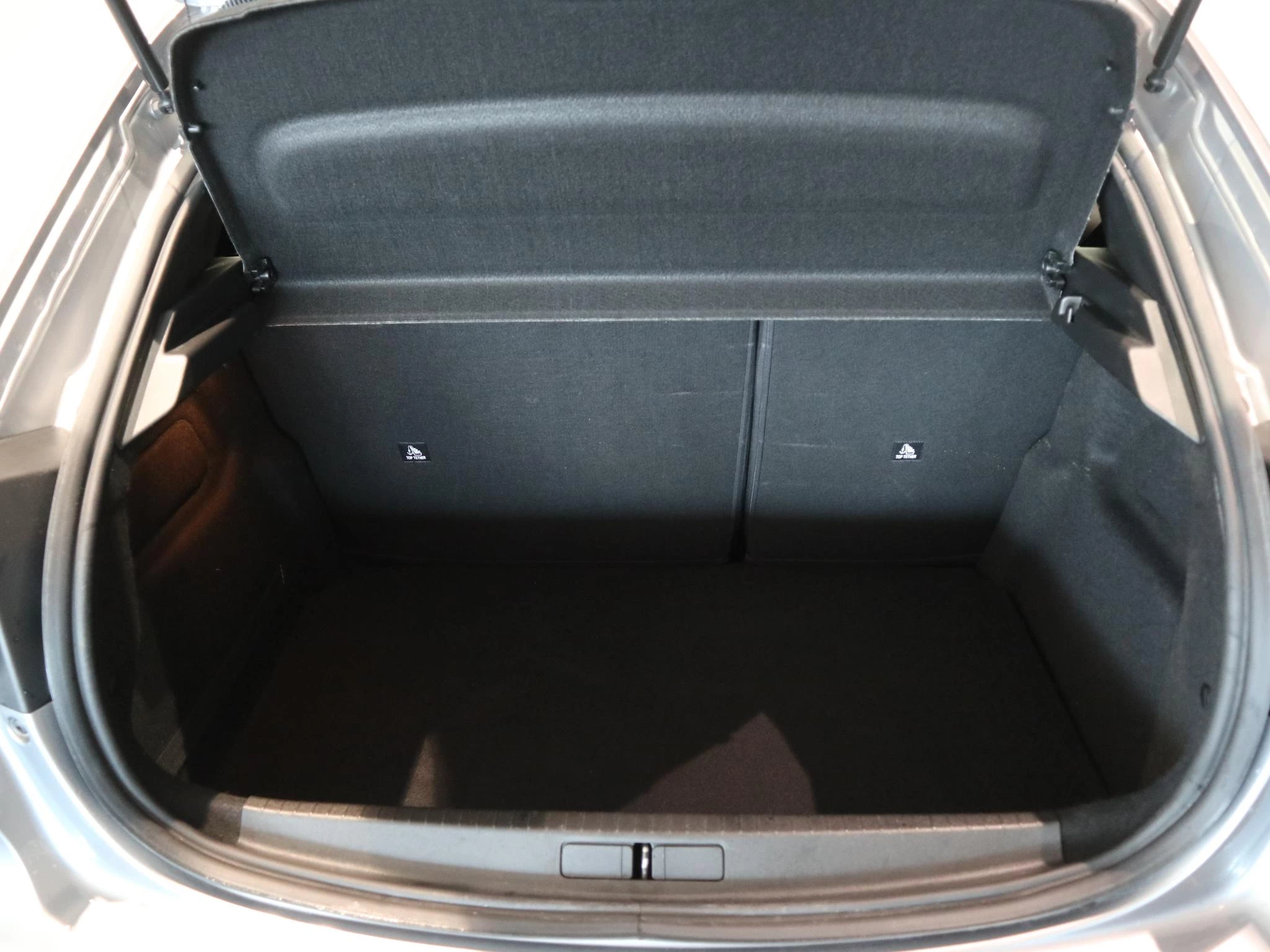 Peugeot-208-image-17