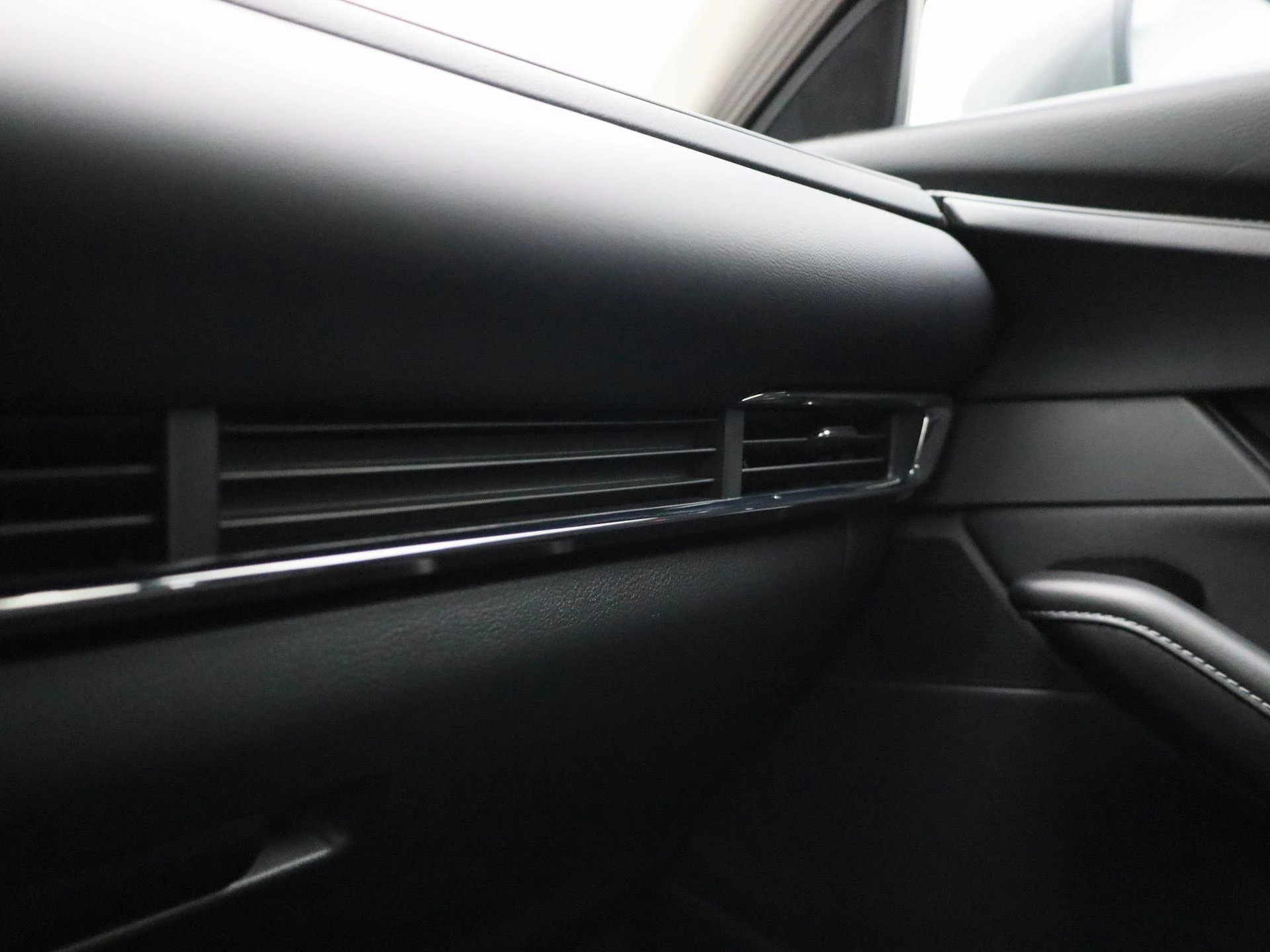 Mazda-CX-30-image-25