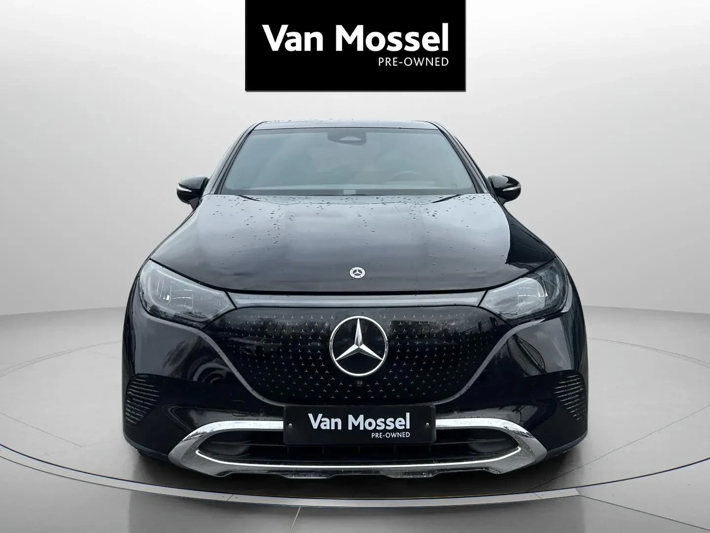Mercedes-Benz-EQE-image-1