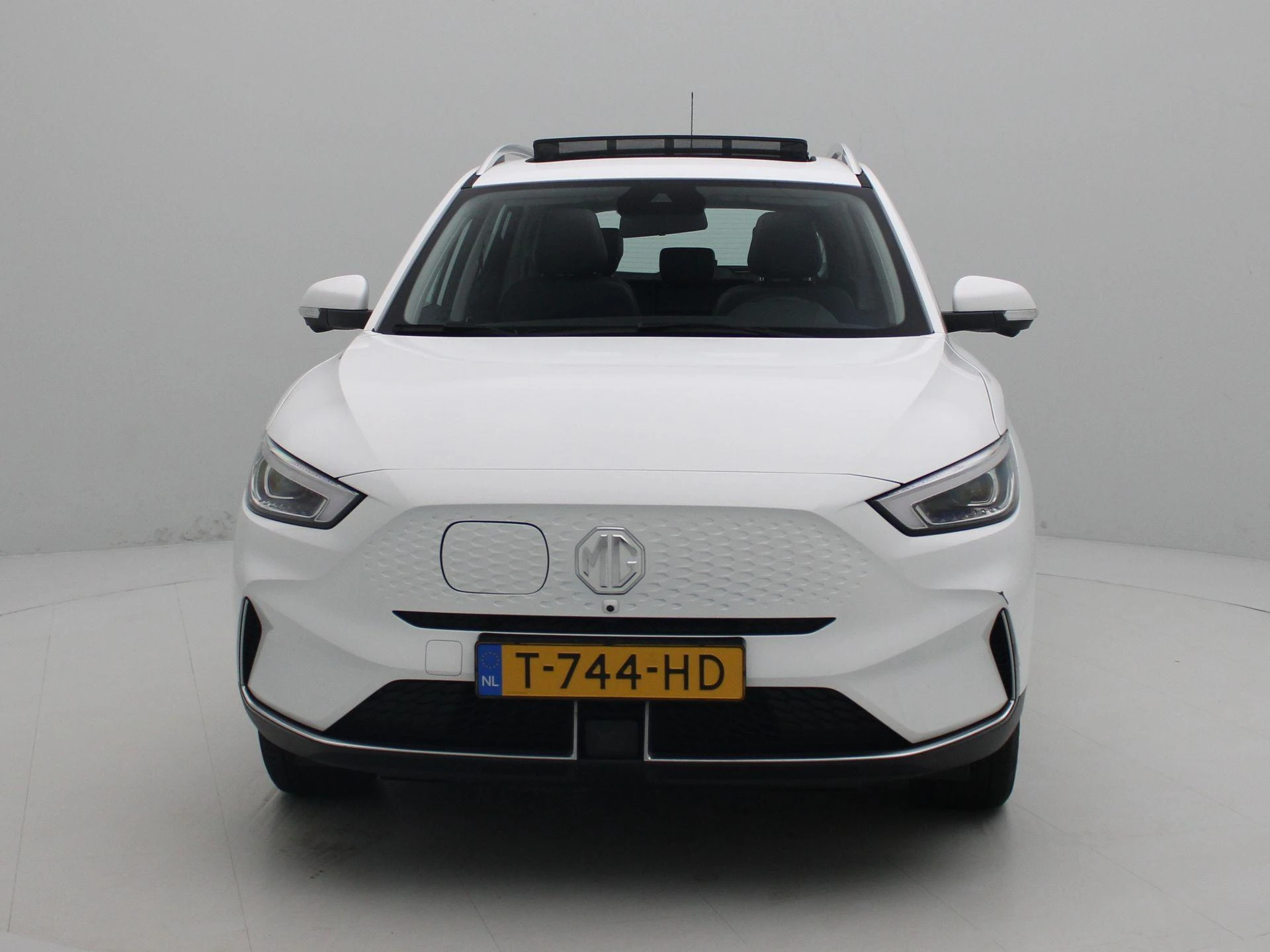 MG-ZS EV-image-3
