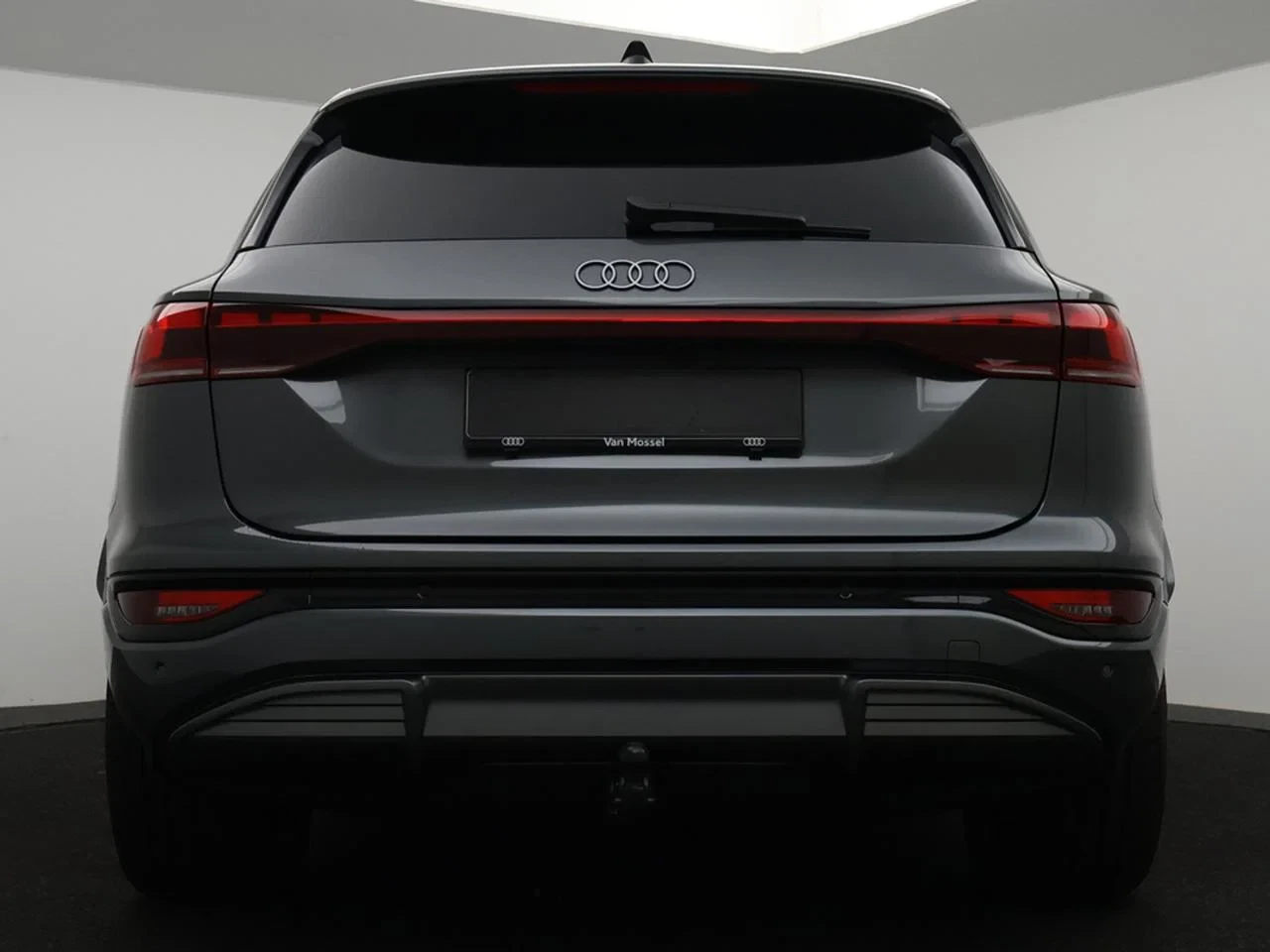 Audi-Q6 e-tron-image-4