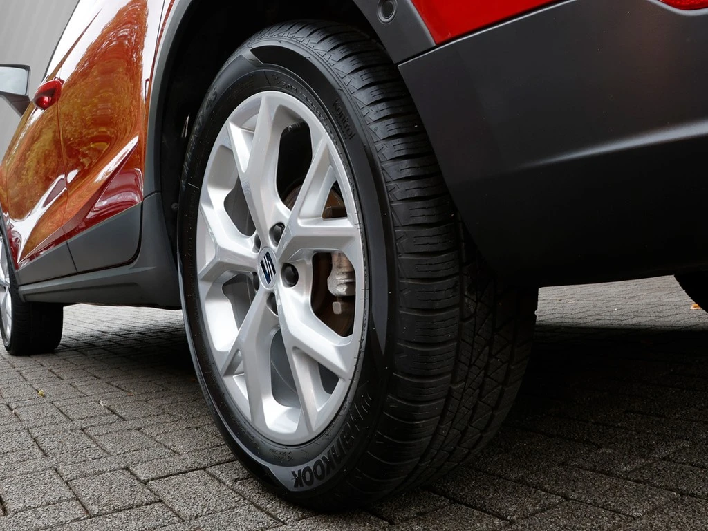SEAT-Arona-image-4