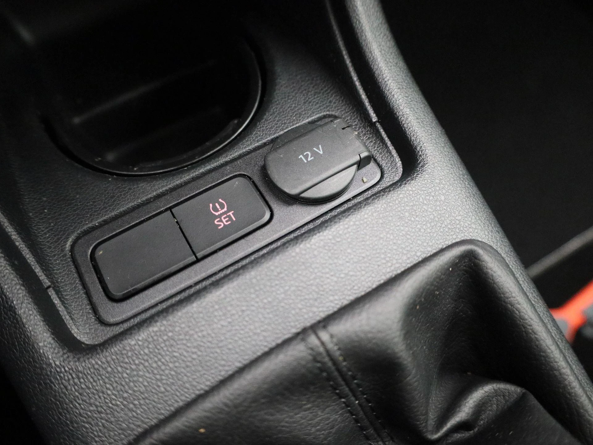 Volkswagen-up!-image-18
