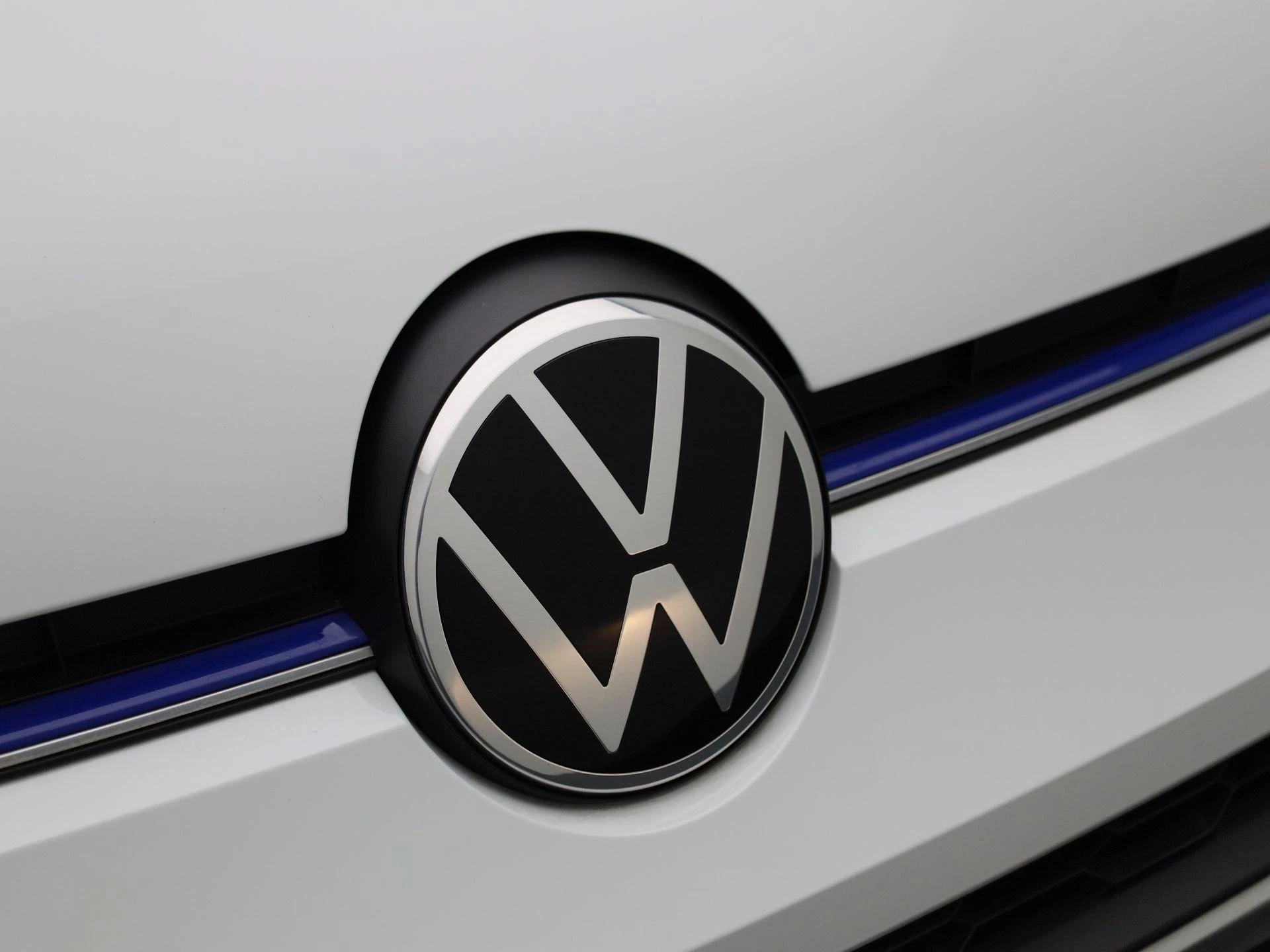 Volkswagen-e-up!-image-23