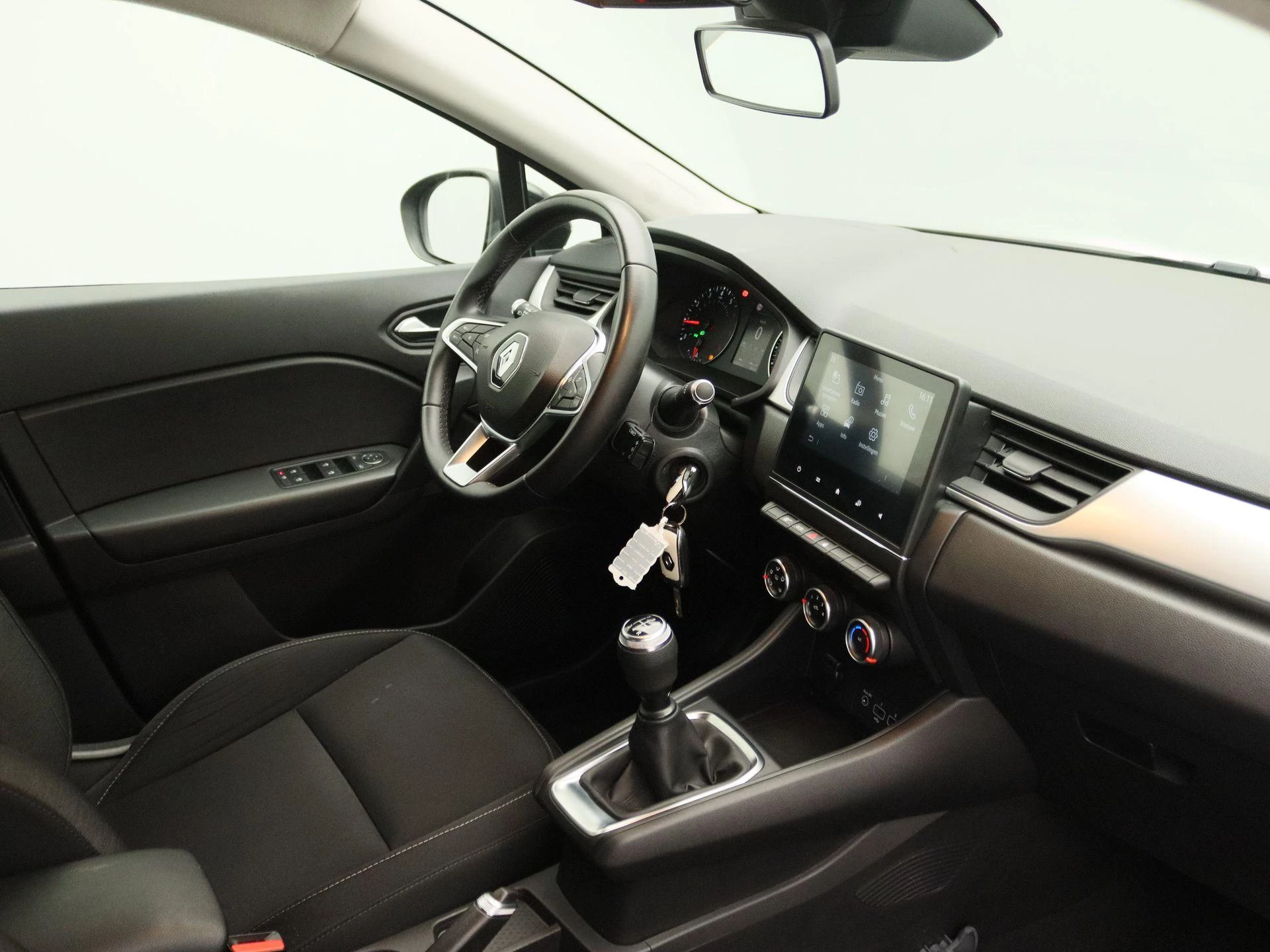 Renault-Captur-image-21