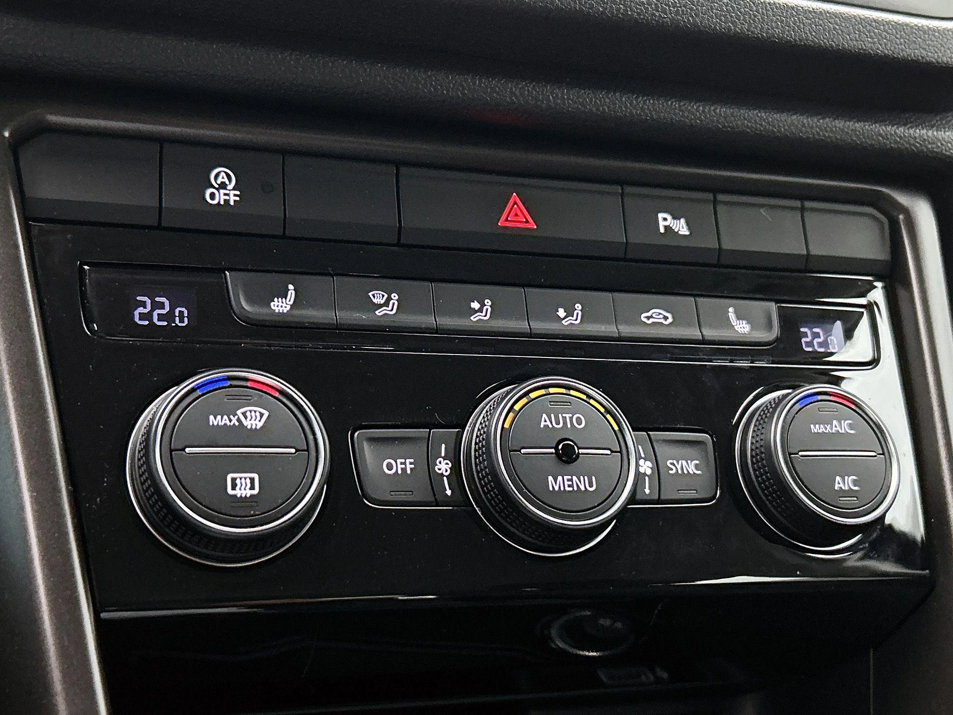 Volkswagen-T-Roc-image-22