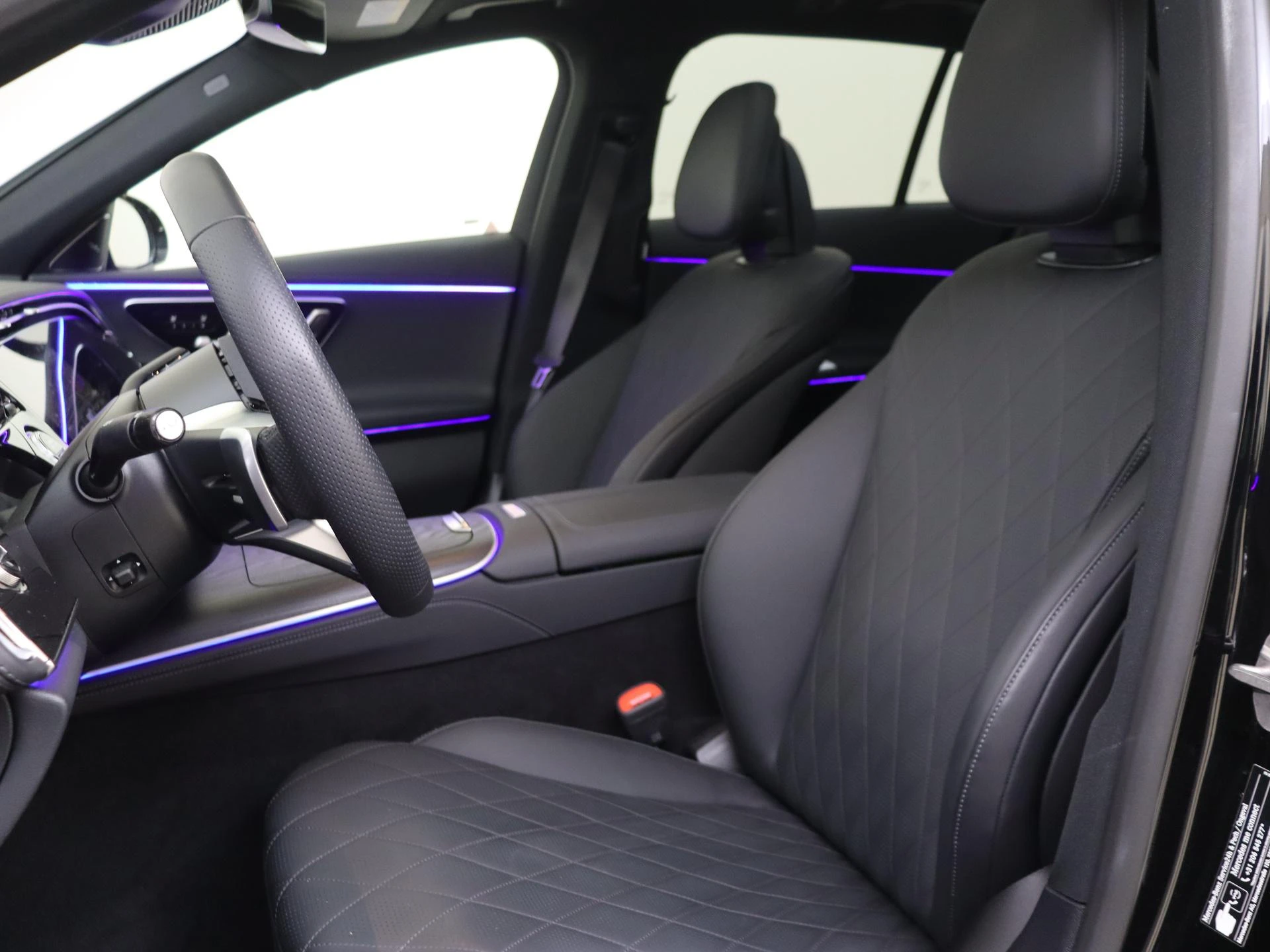 Mercedes-Benz-E-Klasse-image-13