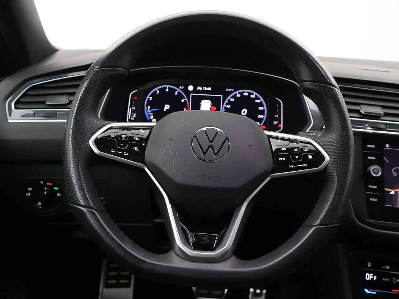 Volkswagen-Tiguan Allspace-image-14