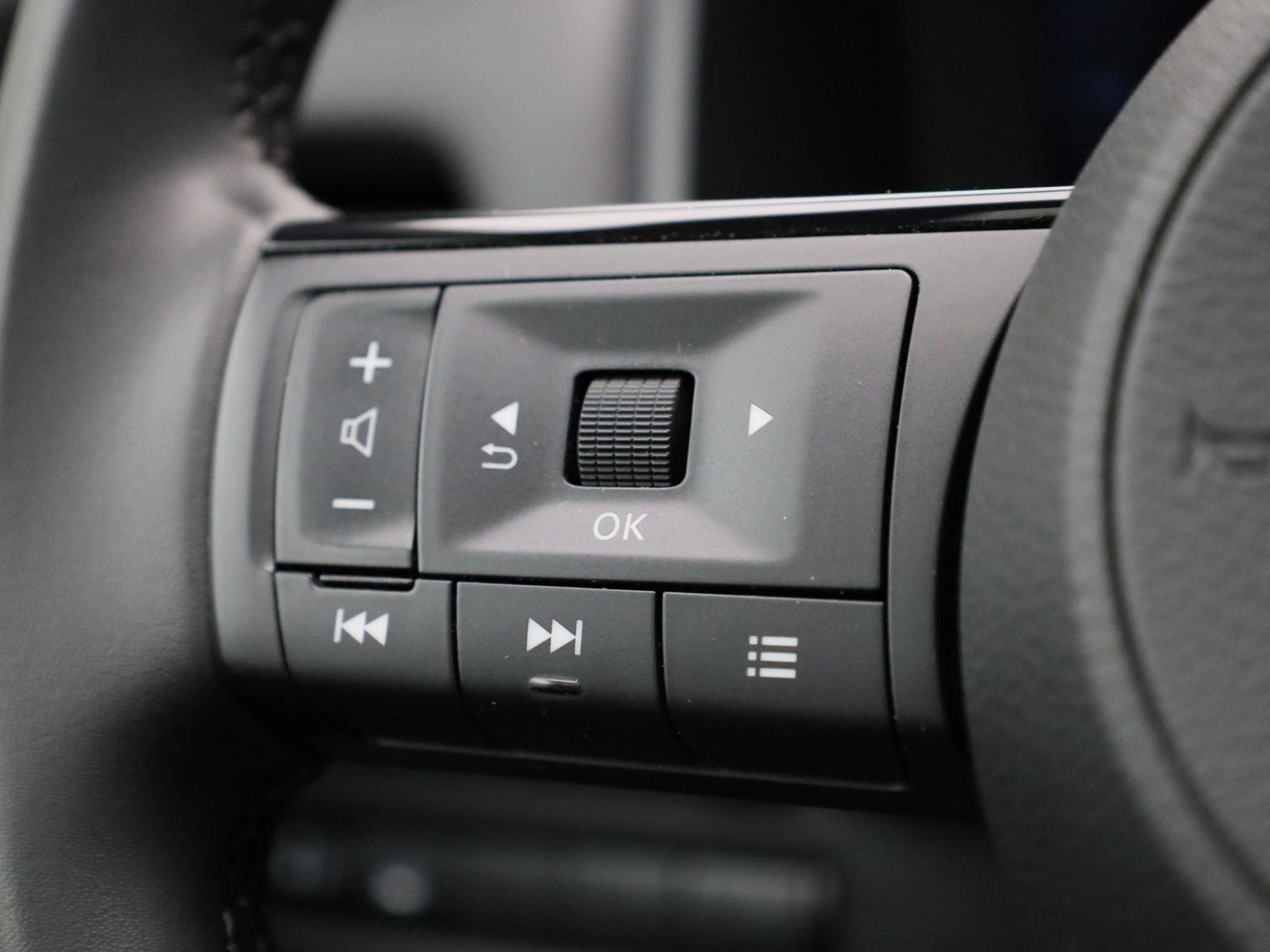 Nissan-QASHQAI-image-18