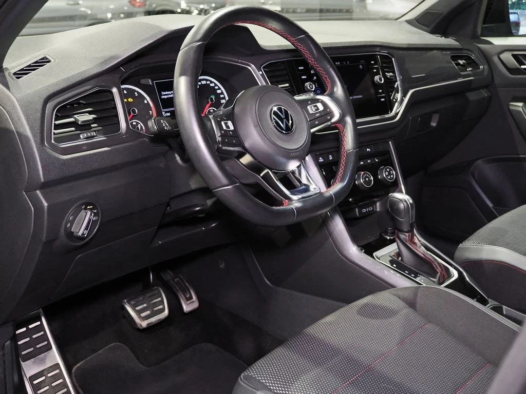 Volkswagen-T-Roc-image-7