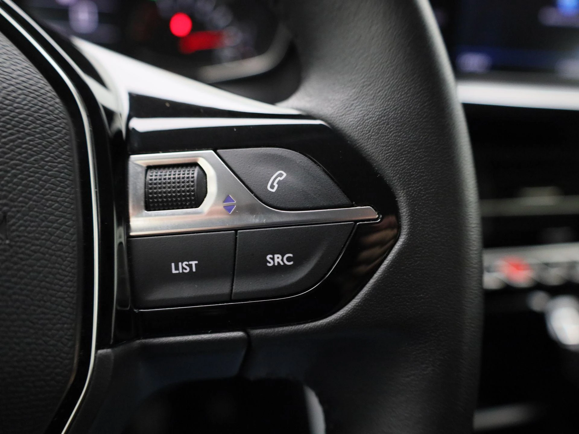 Peugeot-208-image-14
