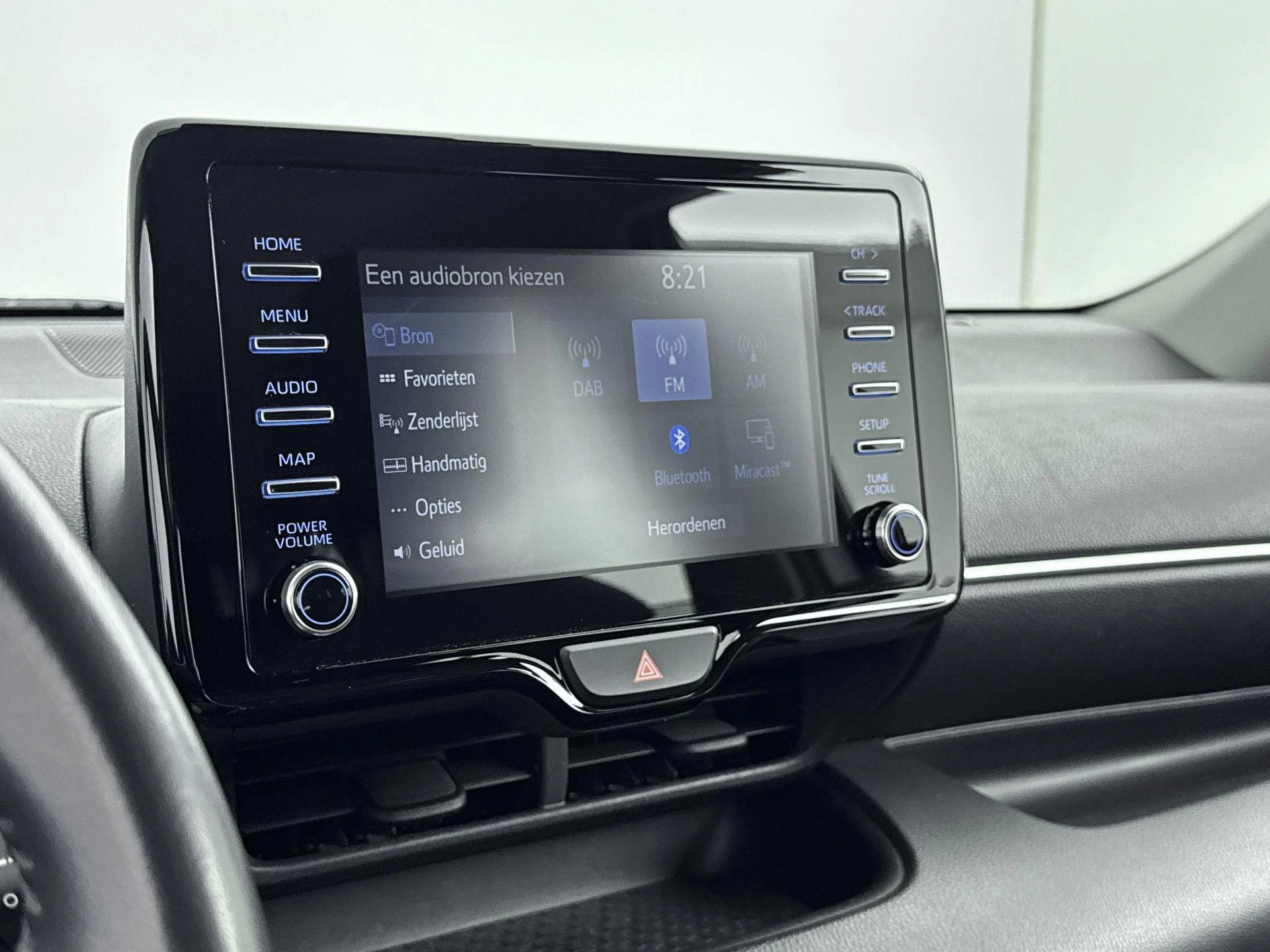 Toyota-Yaris-image-10