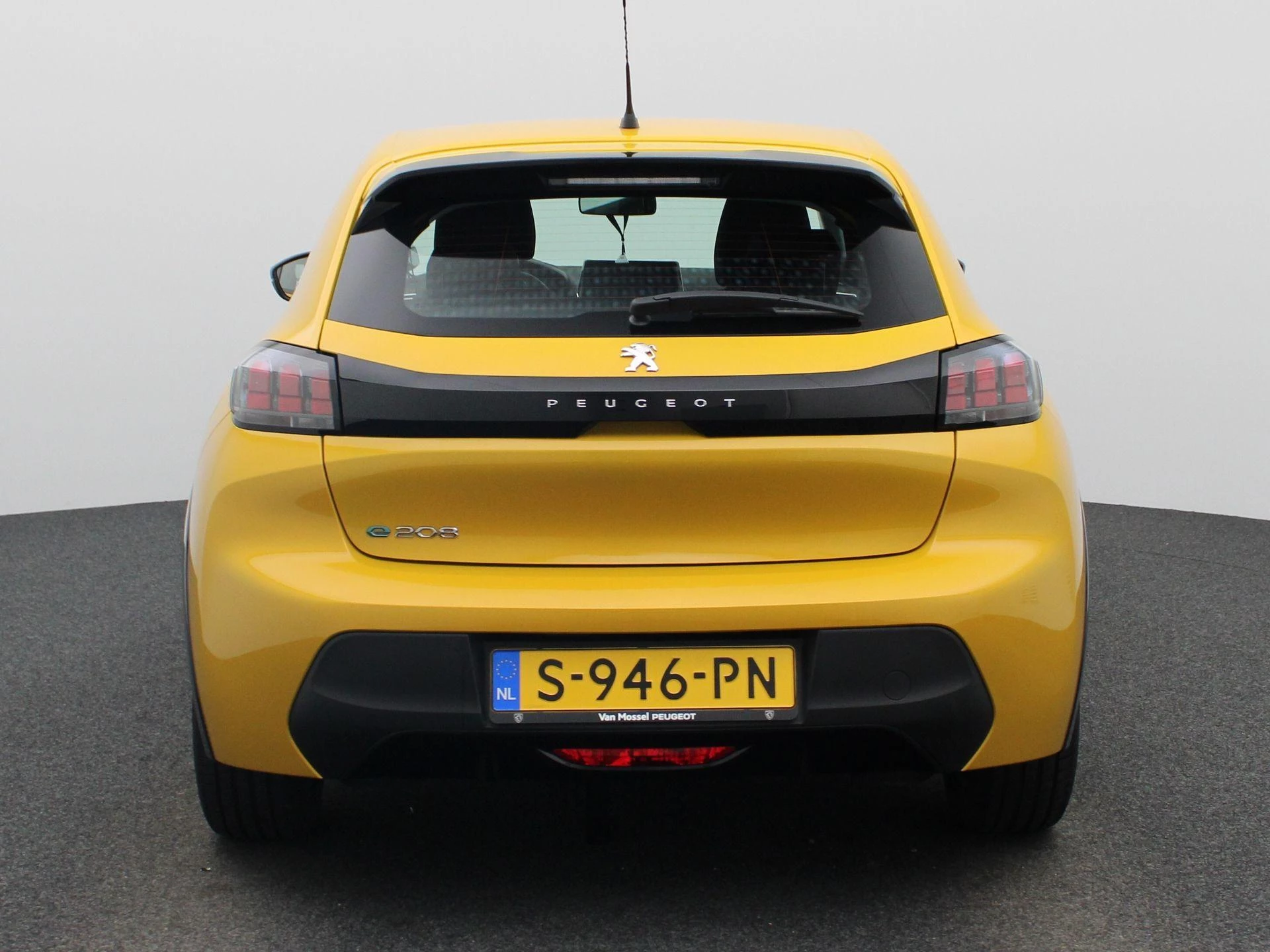 Peugeot e-208