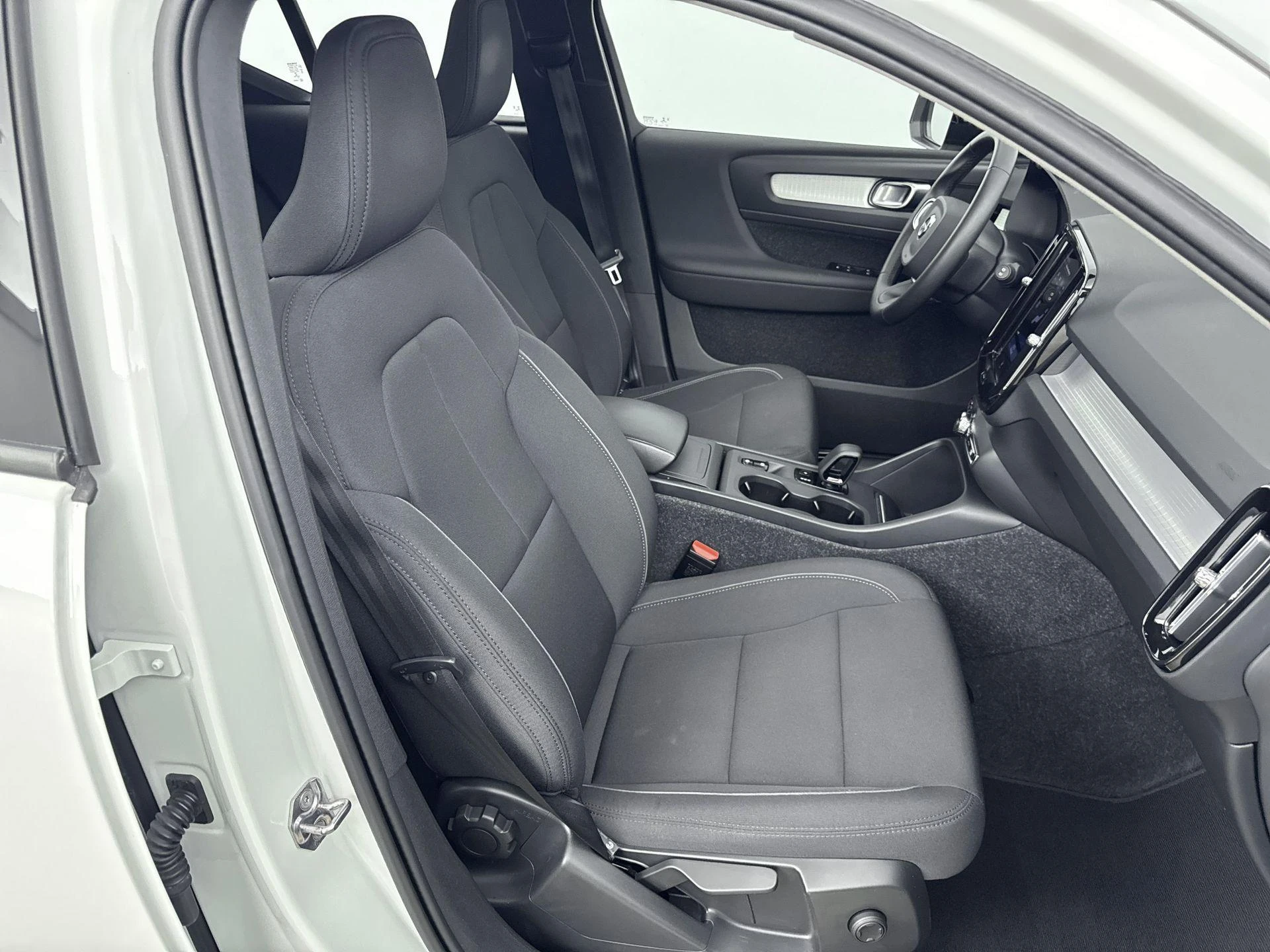 Volvo-XC40-image-23
