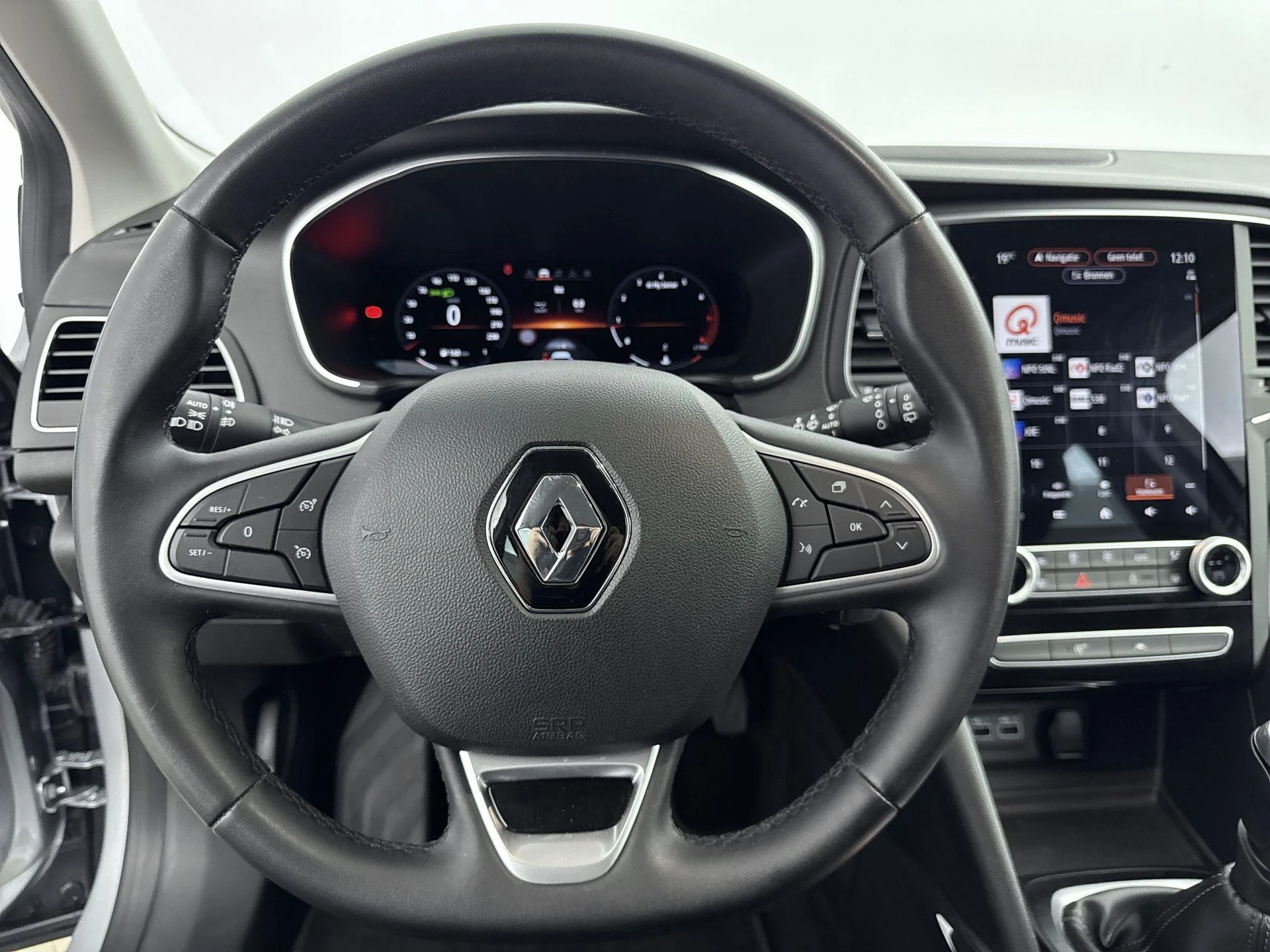 Renault-Mégane Estate-image-26