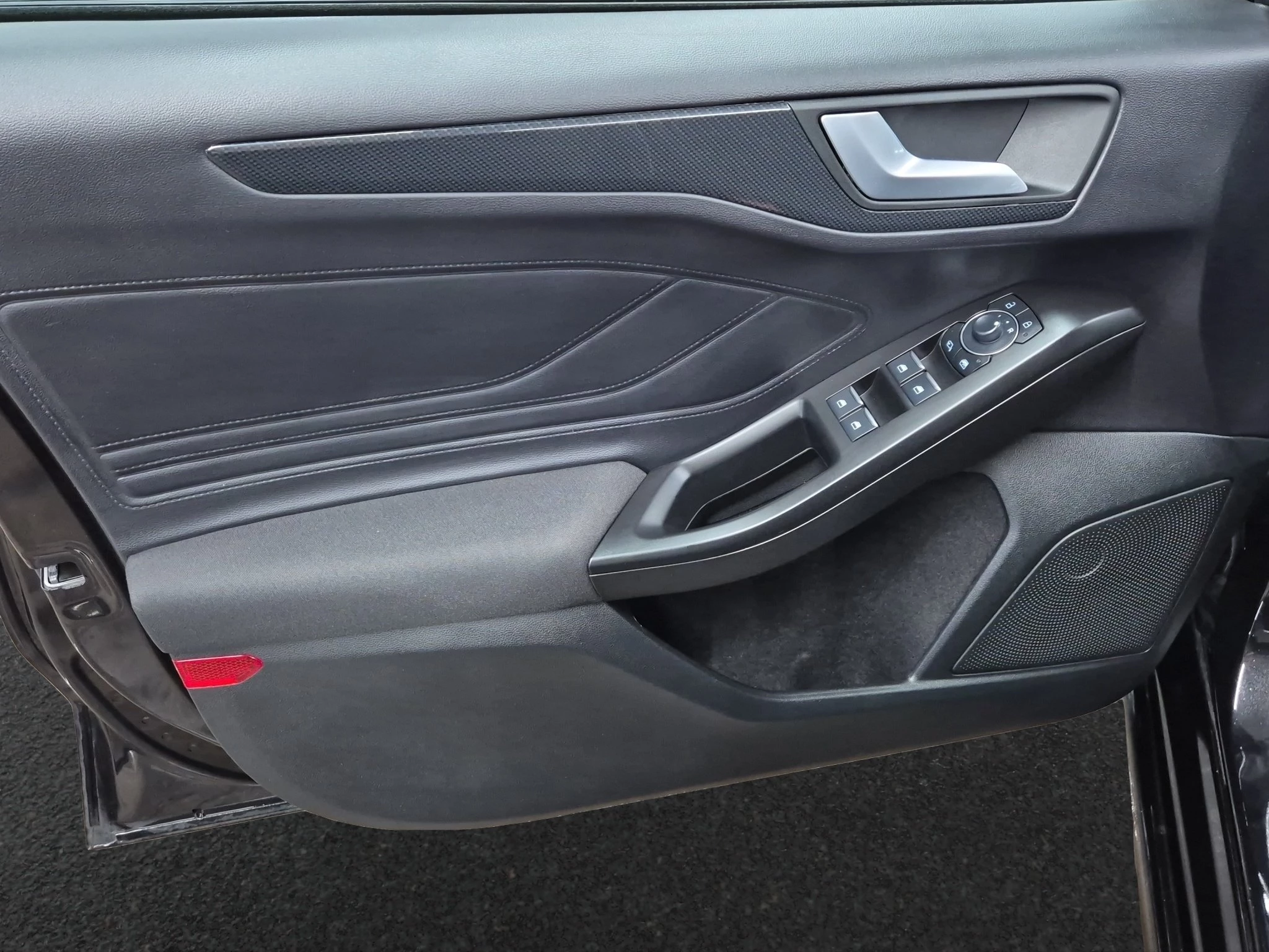 Ford Focus ST-Line X Turnier Aut.*AHK*ACC*HUD*KAM*NAVI*WINTER-PKT.