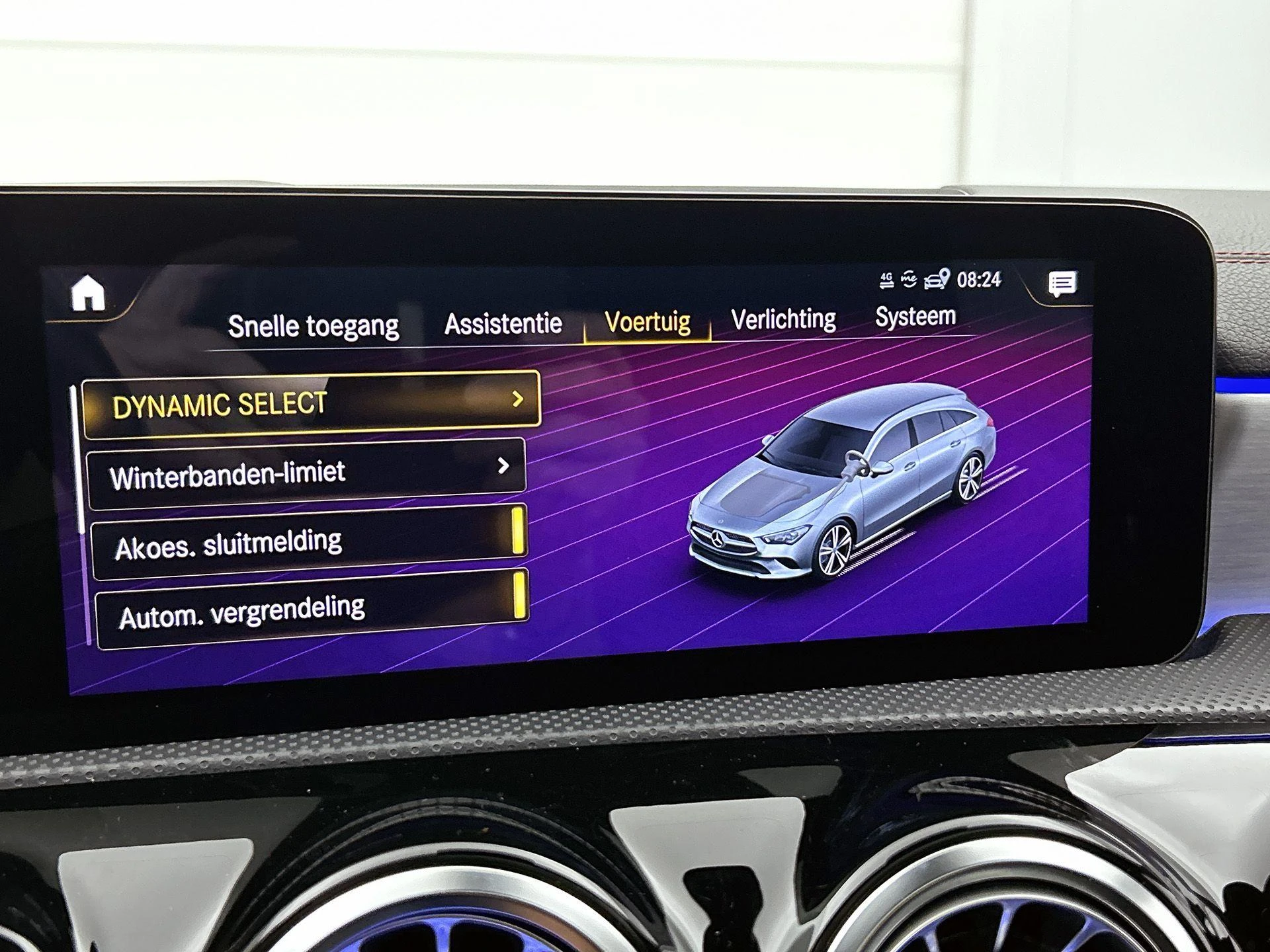 Mercedes-Benz-CLA-image-13