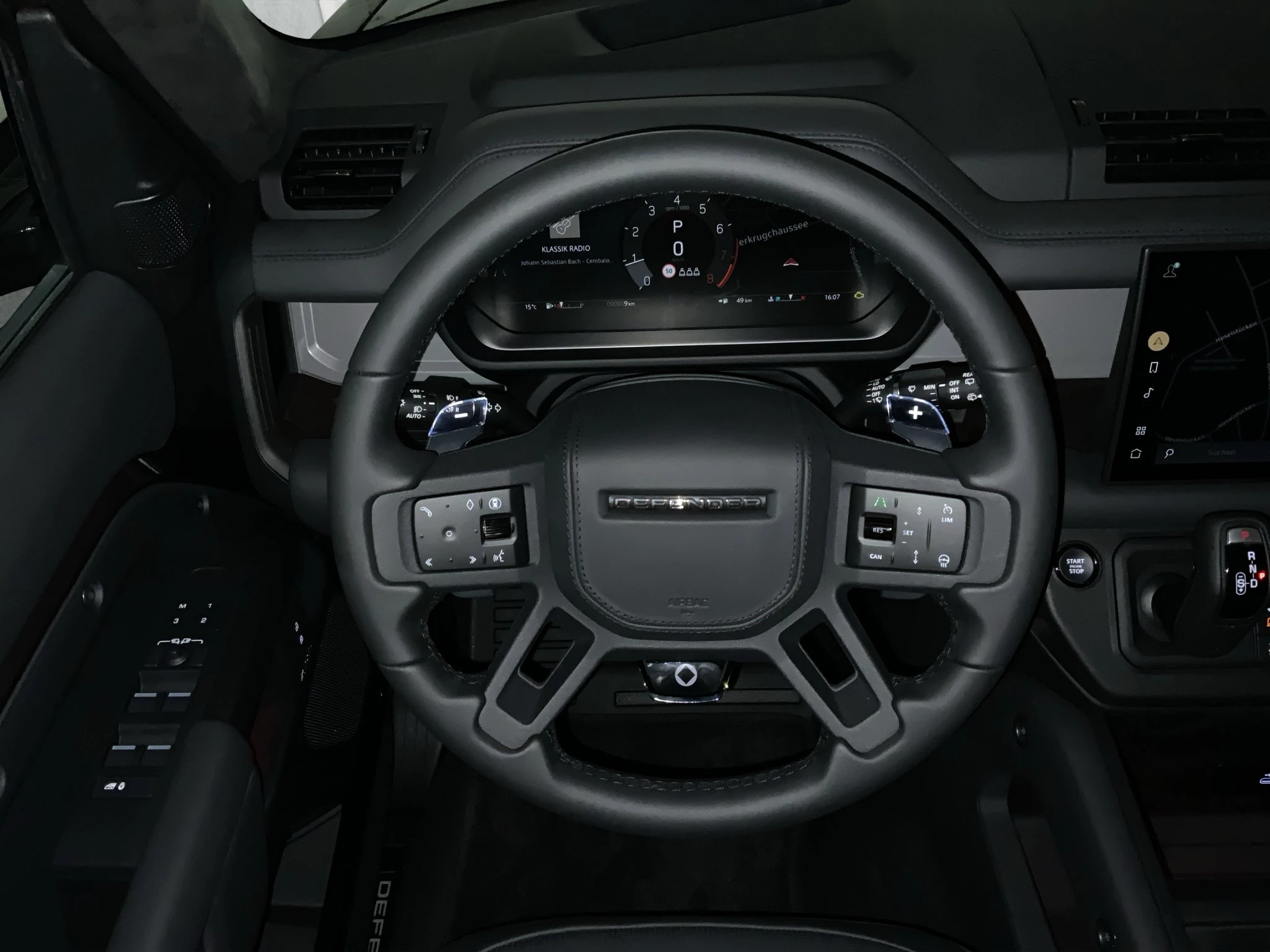 Land Rover-Defender-image-12