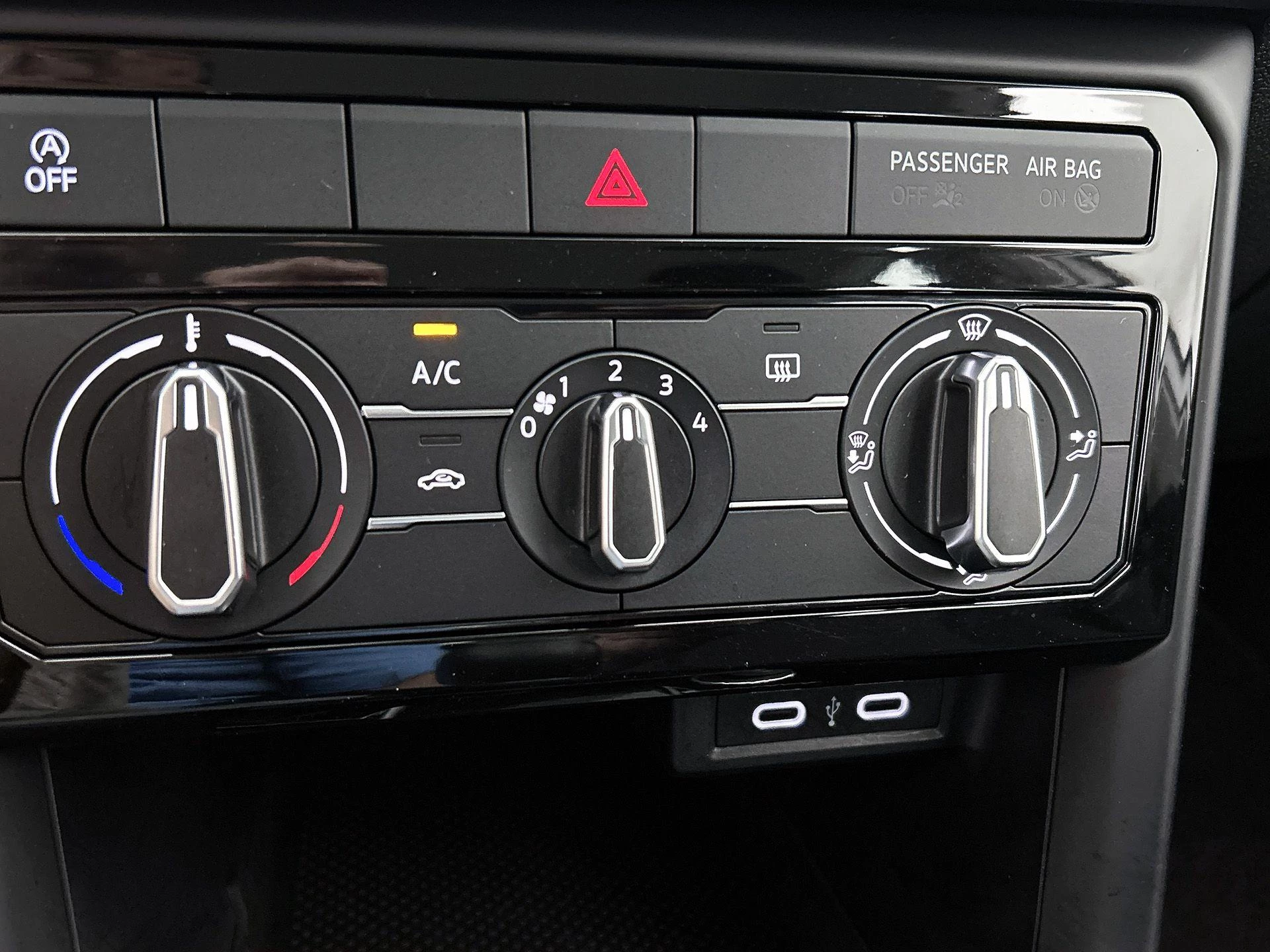Volkswagen-T-Cross-image-17