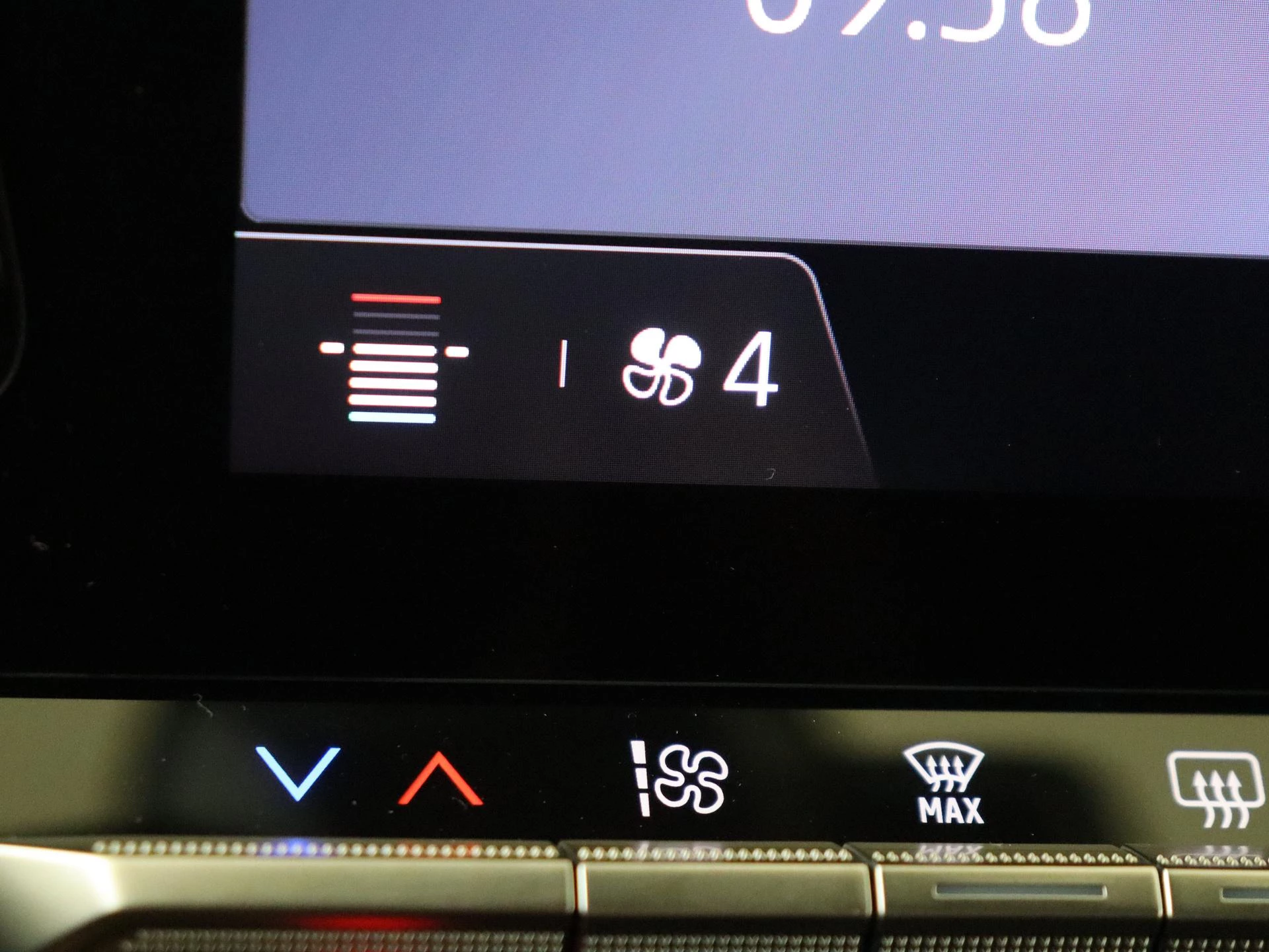 Renault-Megane E-Tech-image-17