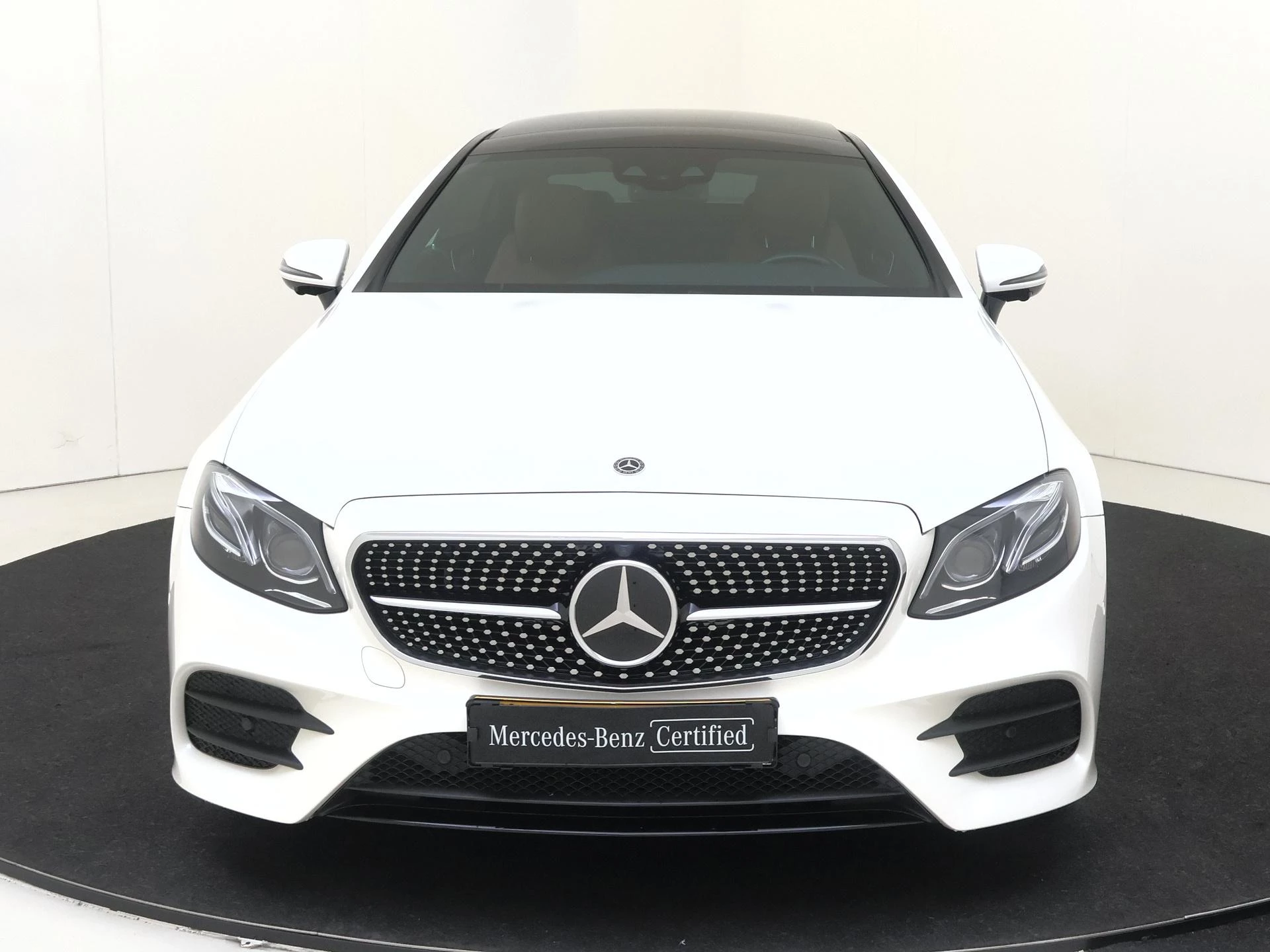 Mercedes-Benz-E-Klasse-image-5