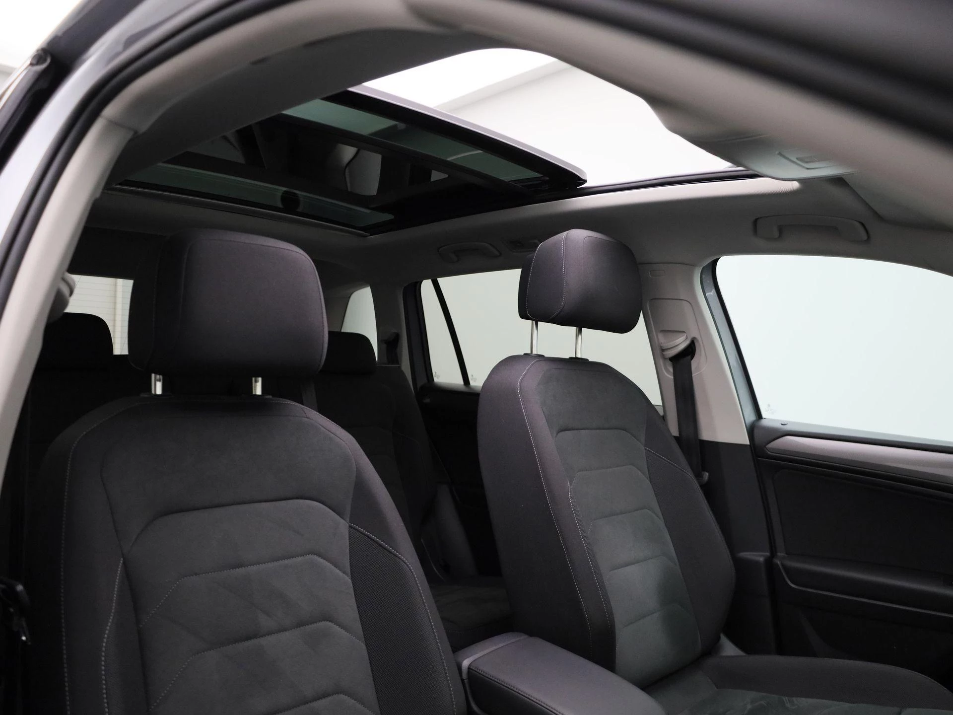 Volkswagen-Tiguan Allspace-image-44