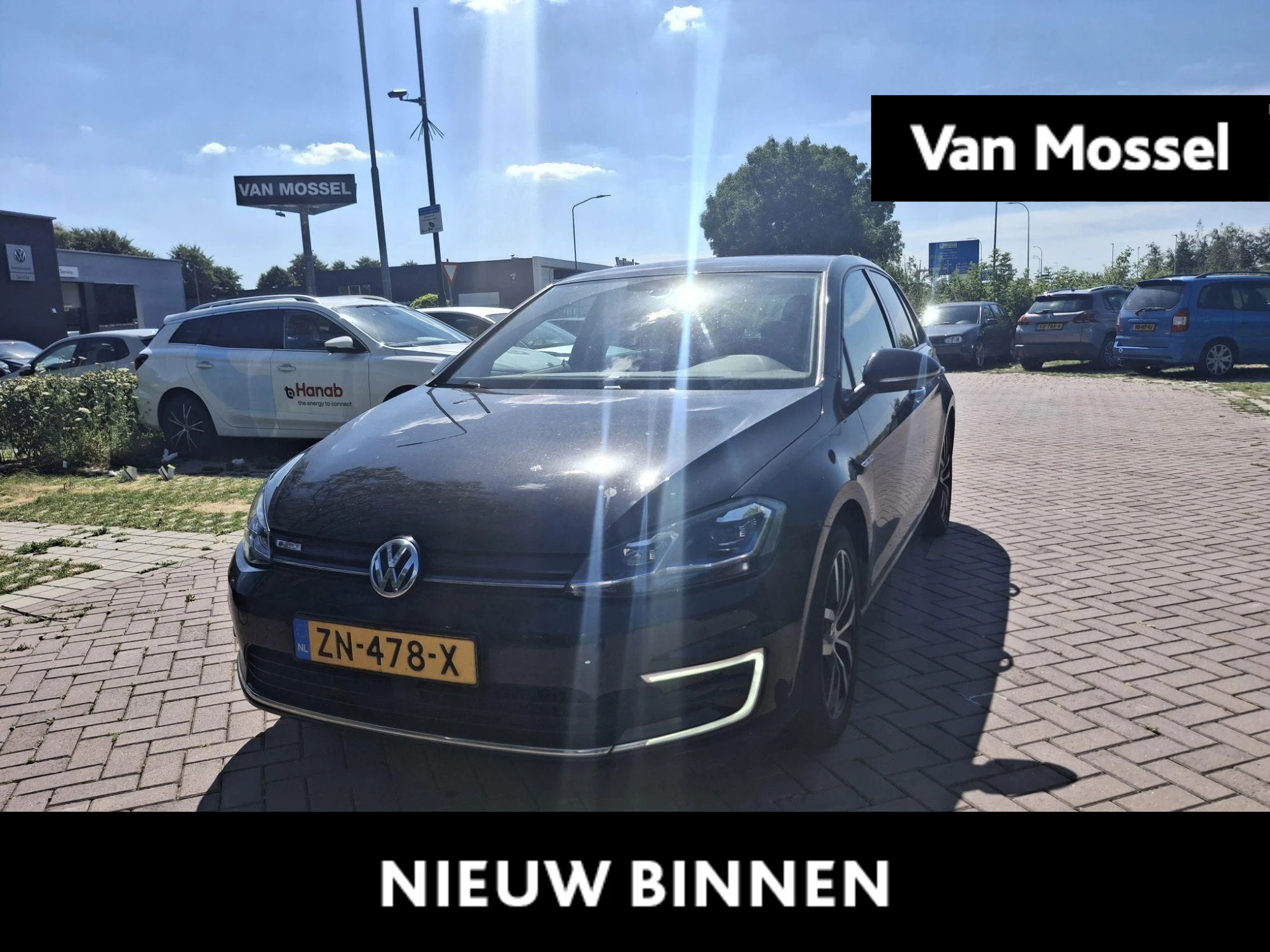 Volkswagen-e-Golf-image-0