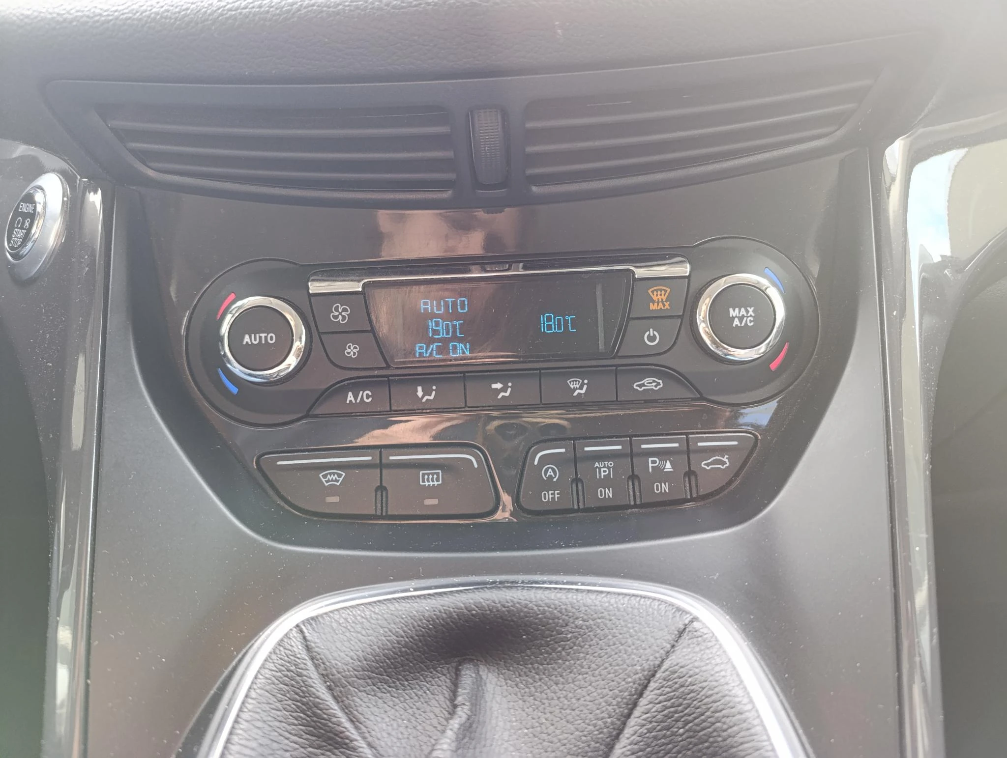 Ford-Kuga-image-24