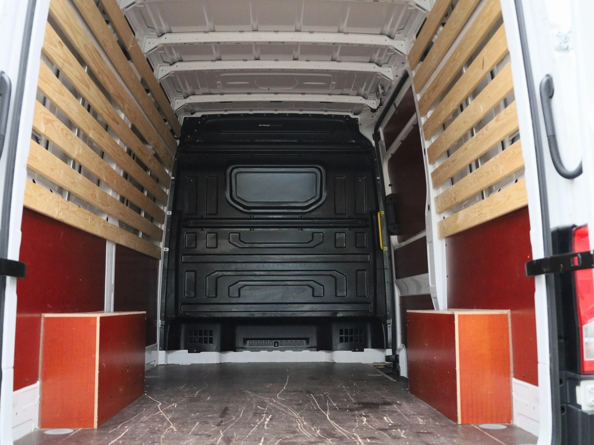 Volkswagen Crafter 2.0 TDI L3H3 Highline 140PK