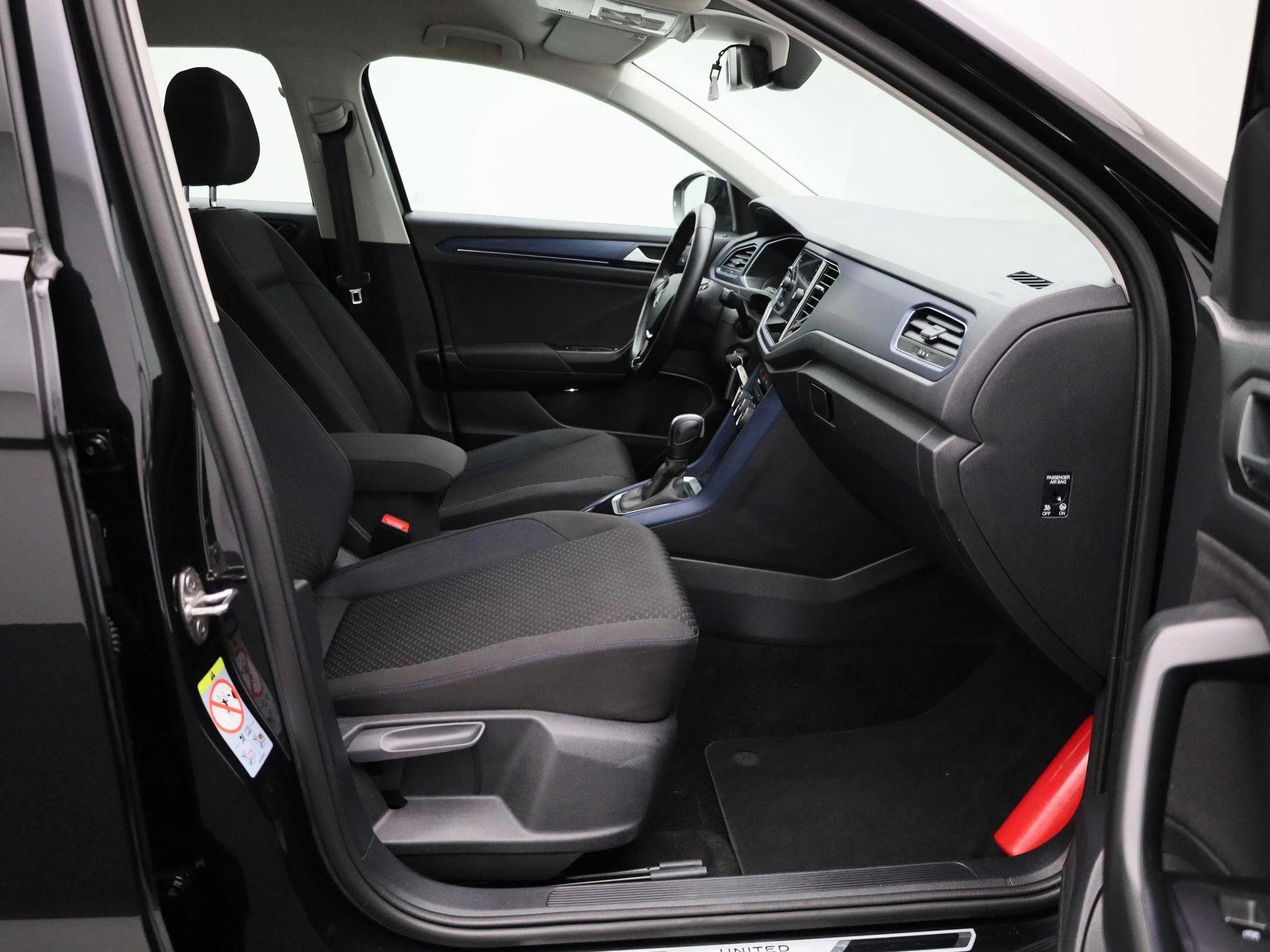 Volkswagen-T-Roc-image-30