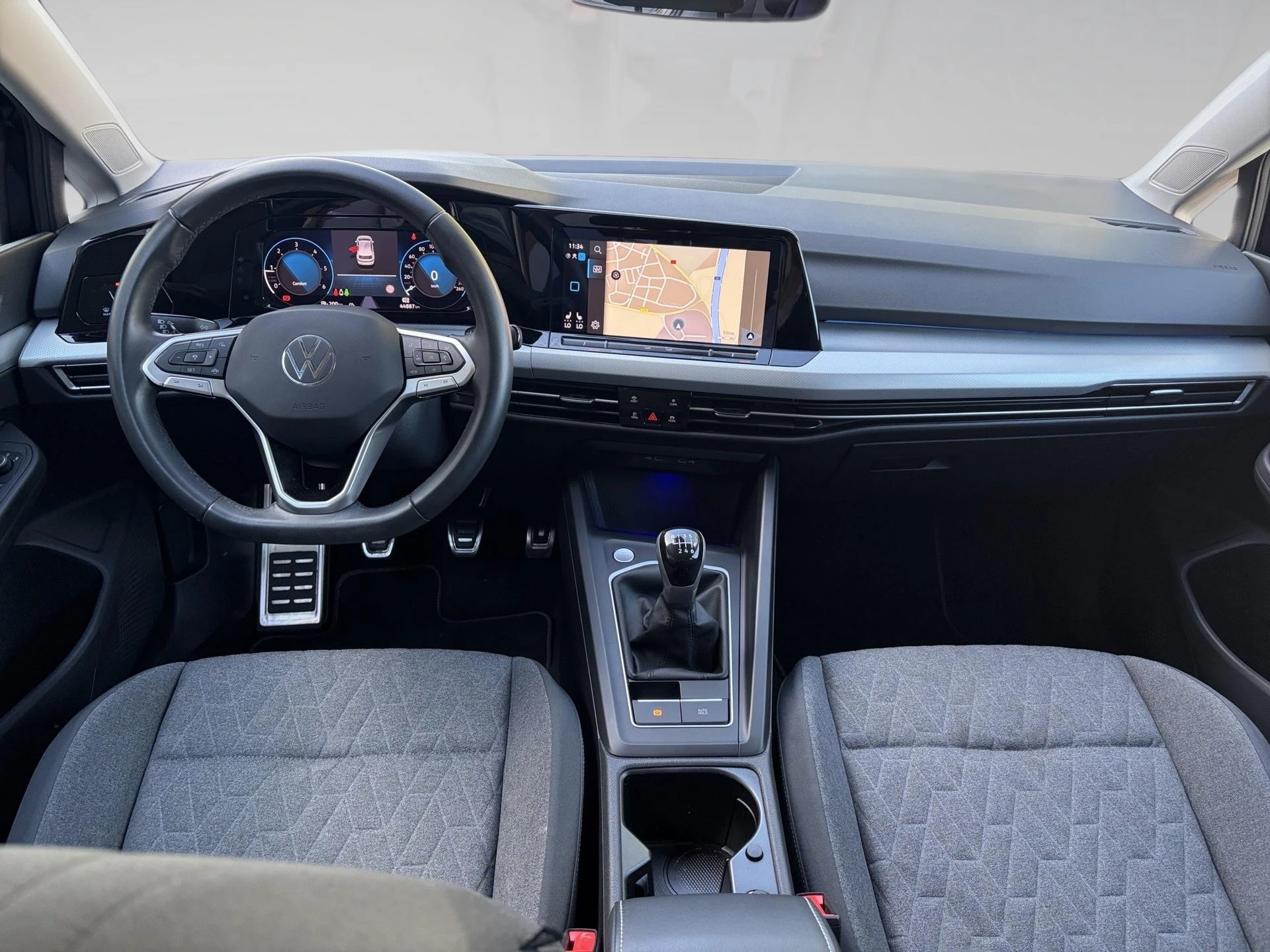 Volkswagen-Golf-image-3