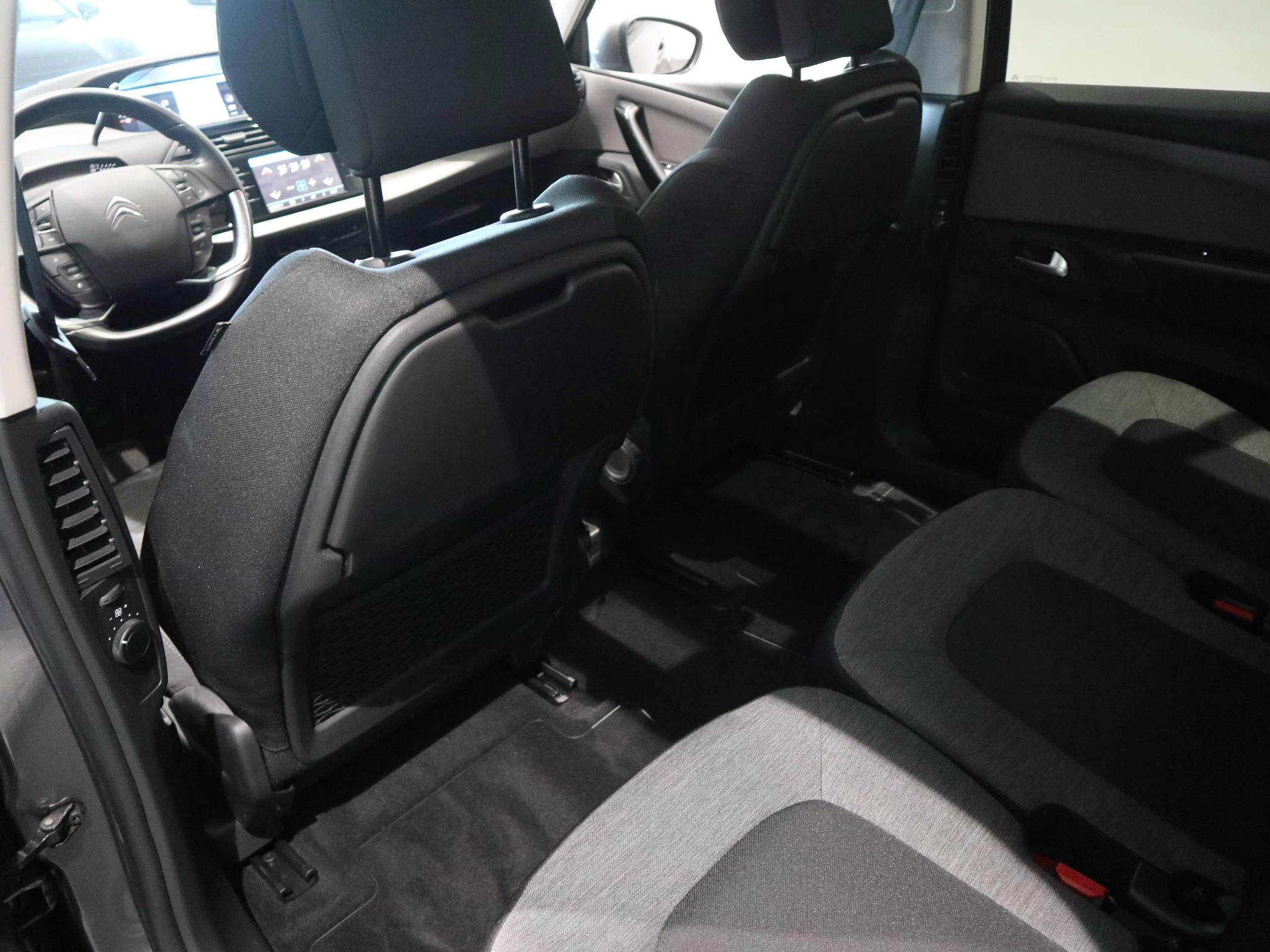 Citroën-Grand C4 Spacetourer-image-10