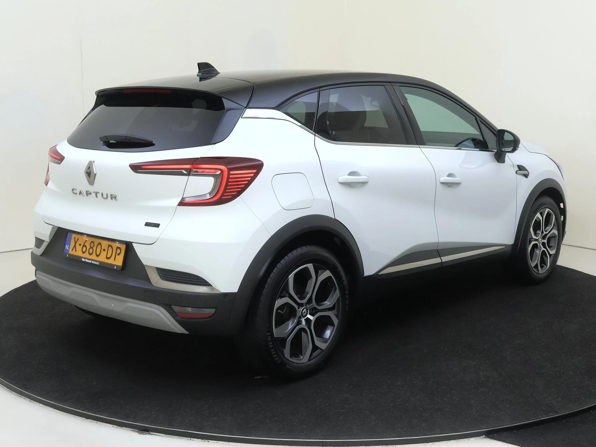 Renault-Captur-image-3