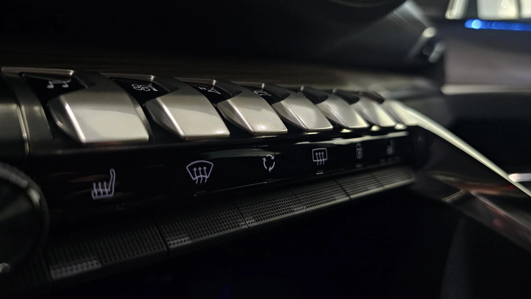 Peugeot-3008-image-20