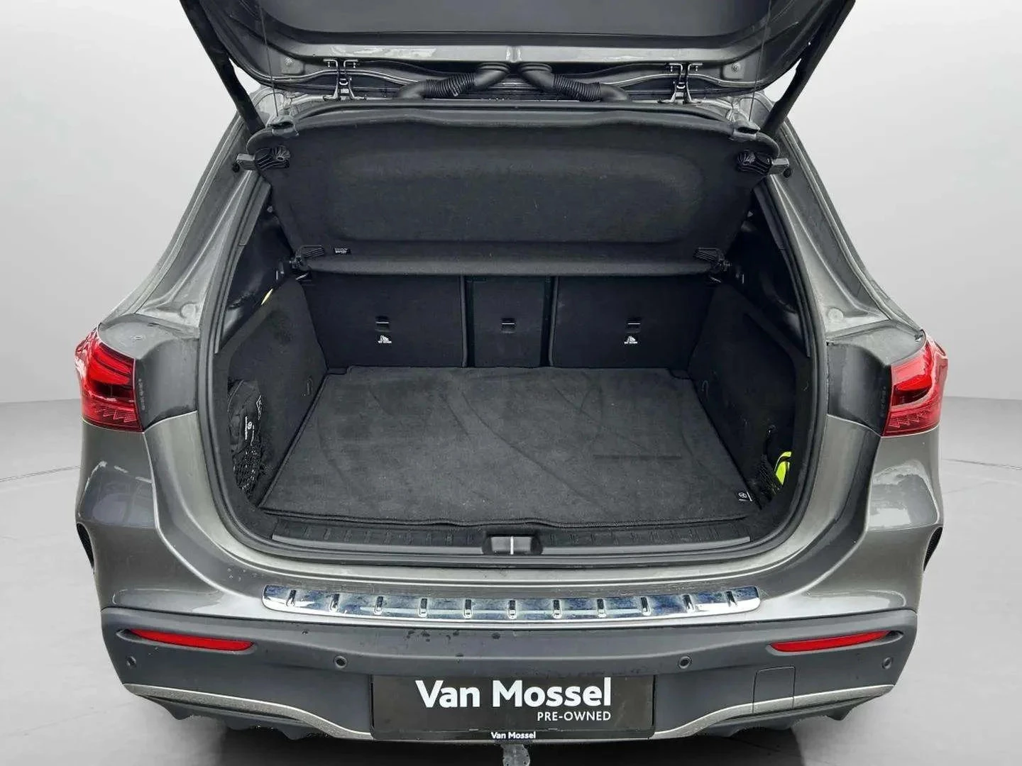 Mercedes-Benz-EQA-image-20