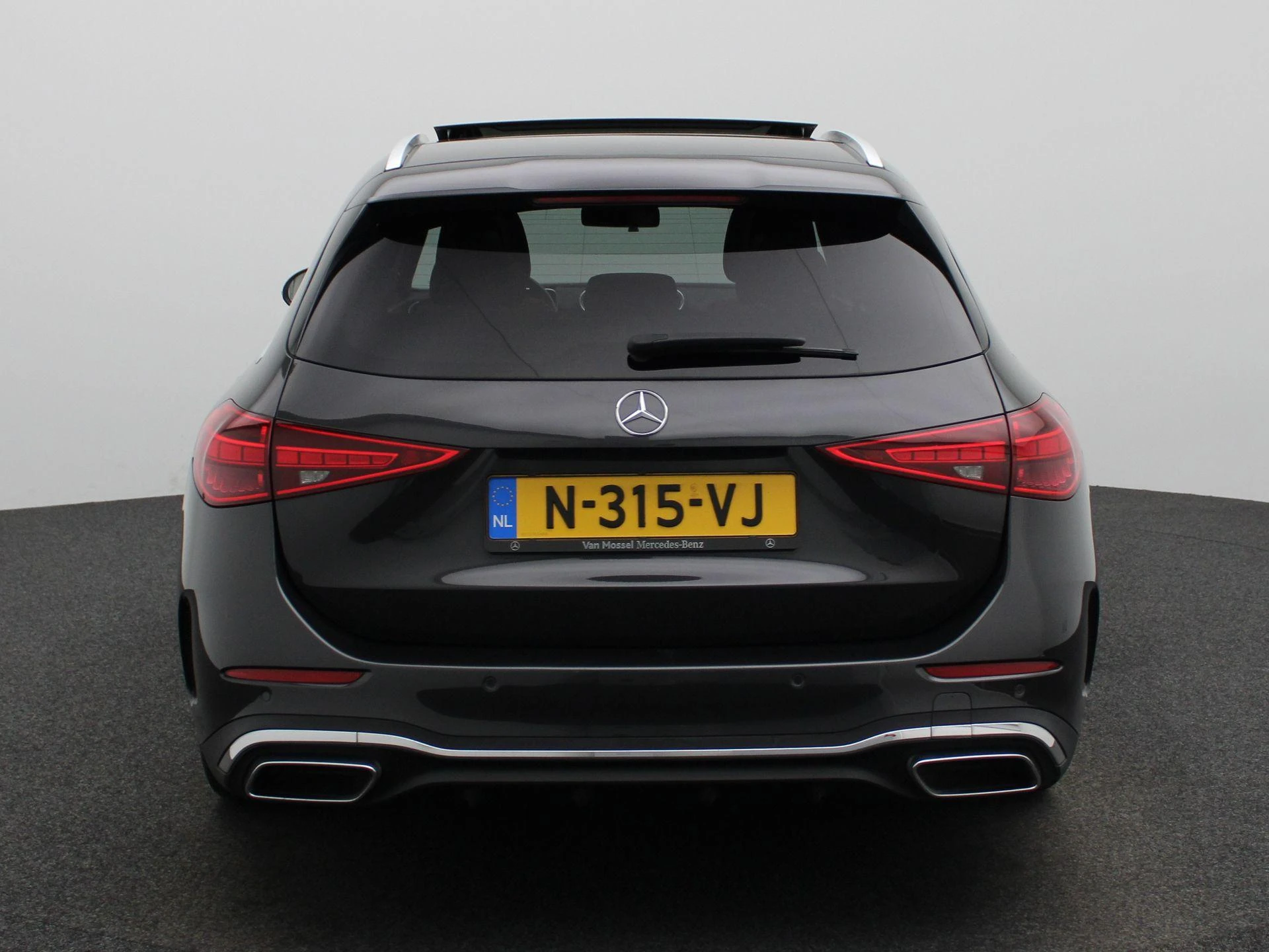 Mercedes-Benz-C-Klasse-image-4